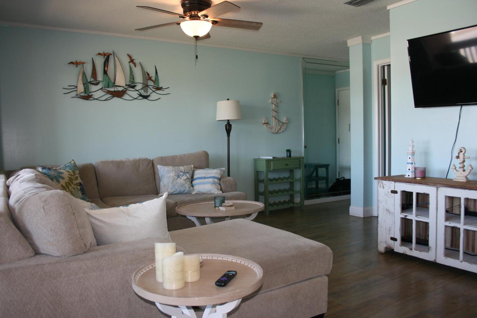 Coastal Hideaway-pet Friendly-pool-tennis-near Shops! Apartment