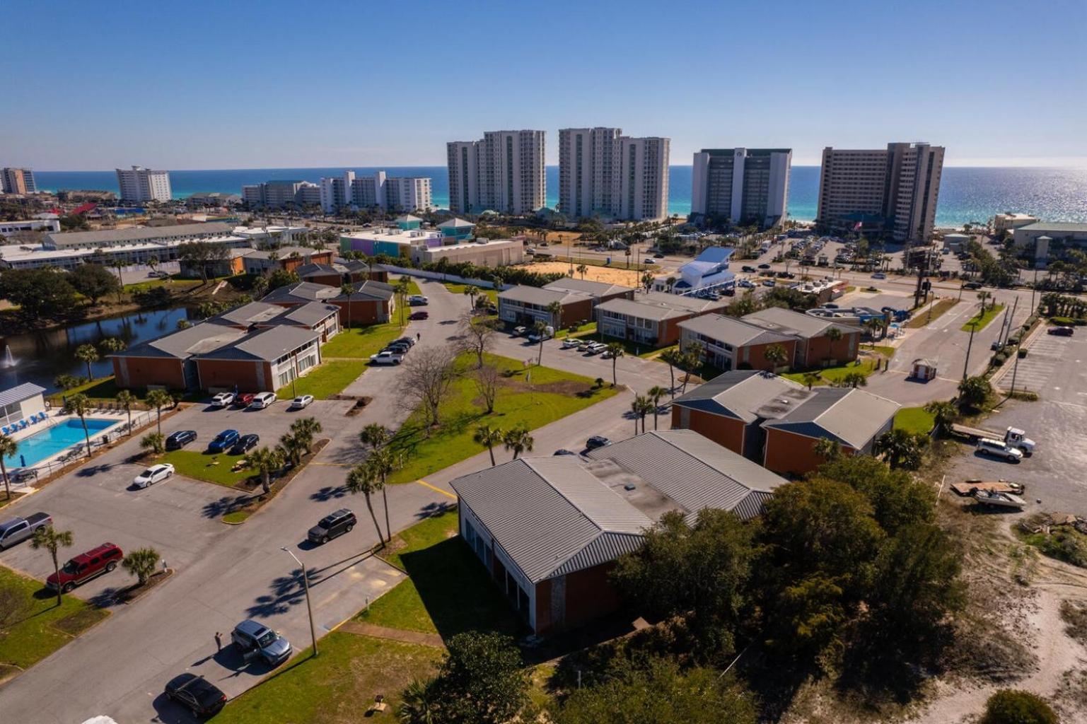 Apartment Coastal Hideaway-pet Friendly-pool-tennis-near Shops! *