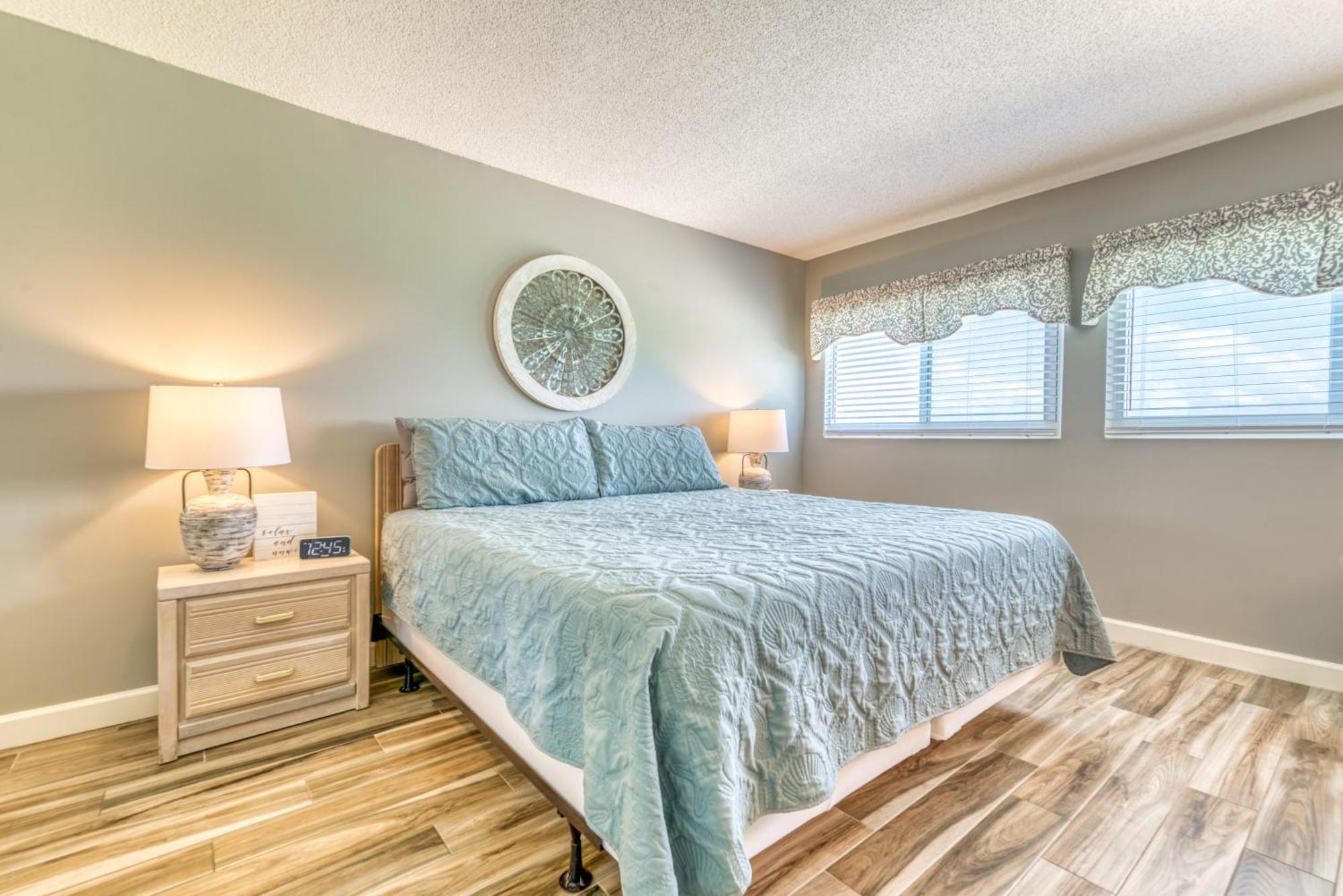 House D602 - Beachfront With Pool, Wifi, & Service Apartment Destin