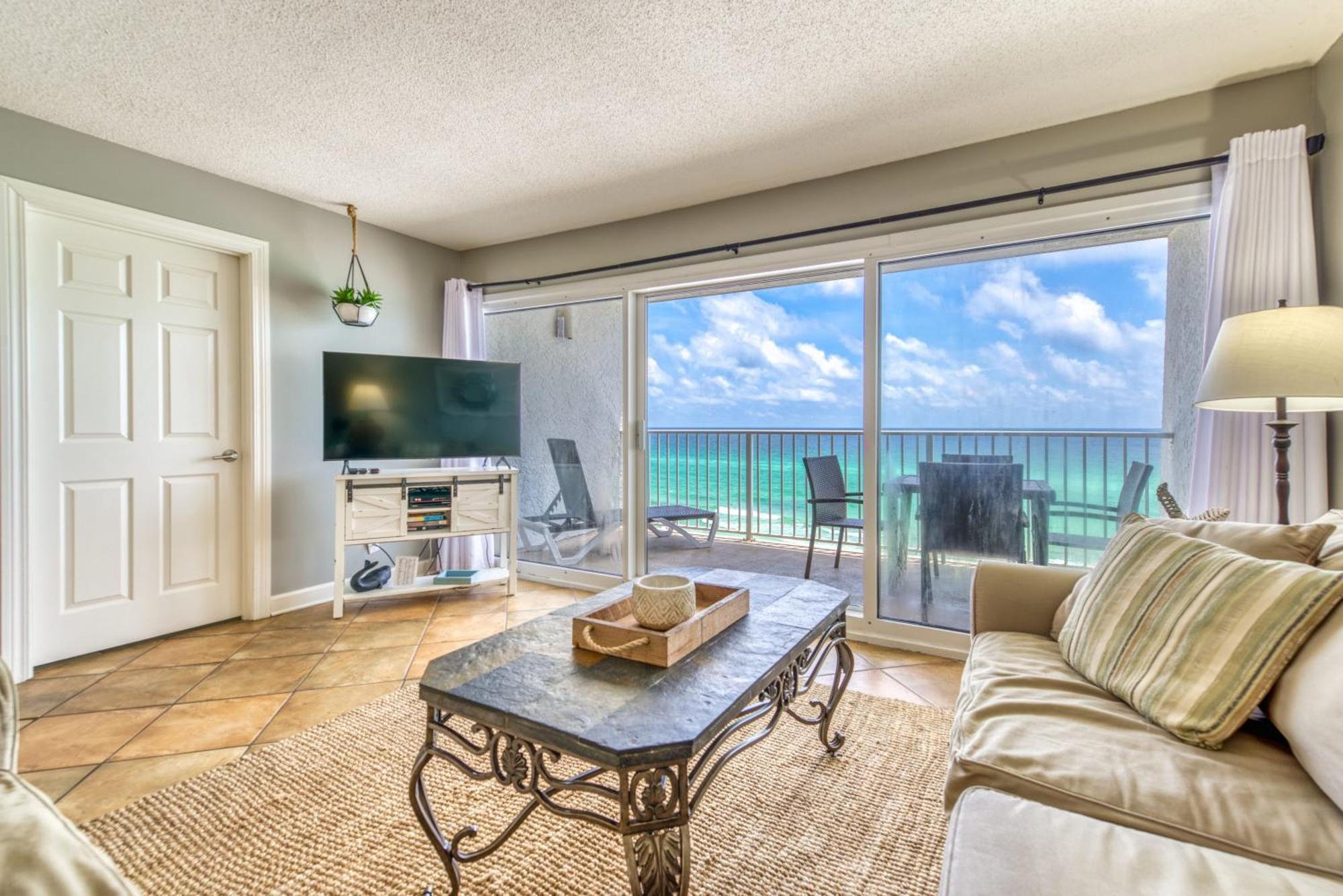 House D602 - Beachfront With Pool, Wifi, & Service Apartment Destin