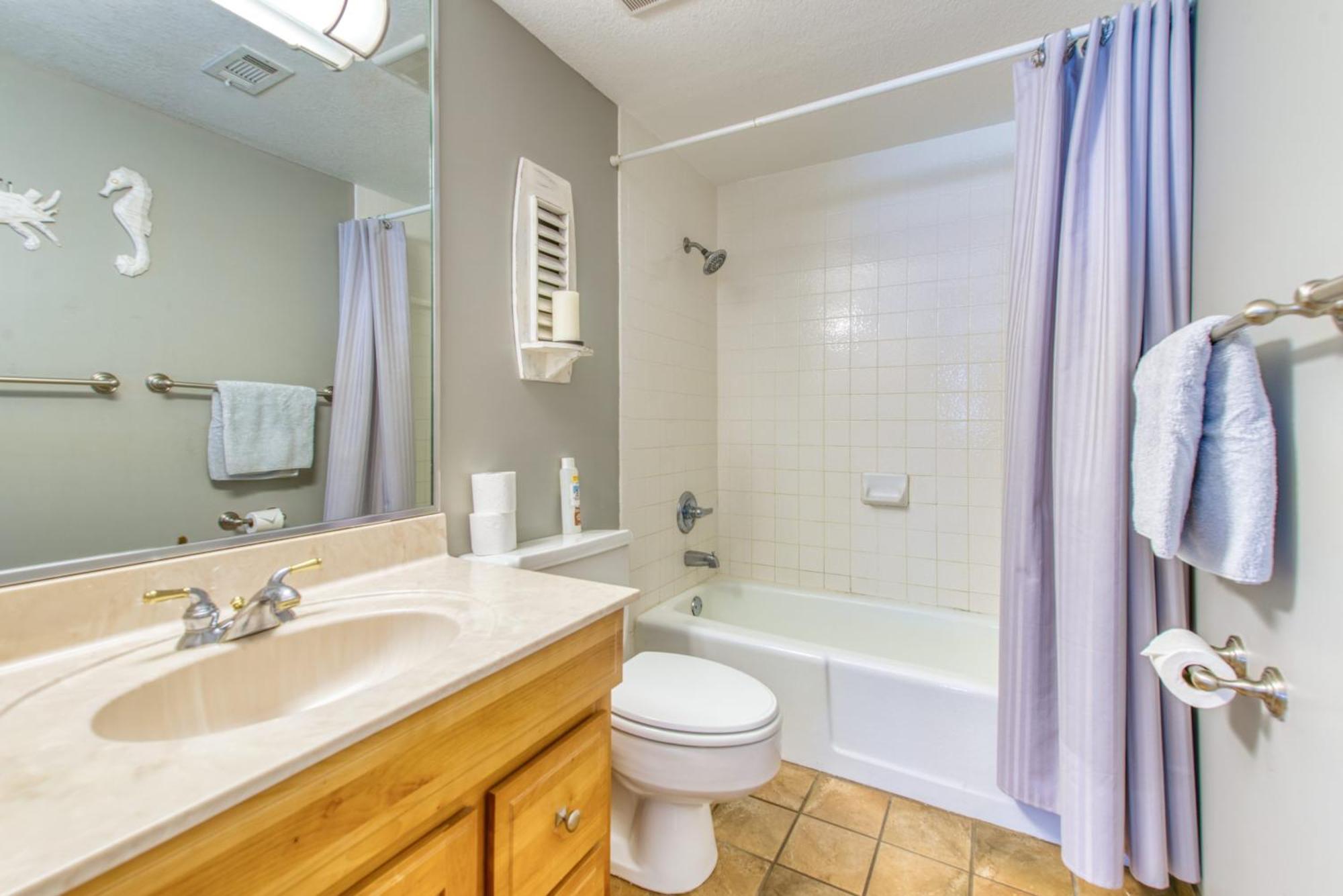House D602 - Beachfront With Pool, Wifi, & Service
