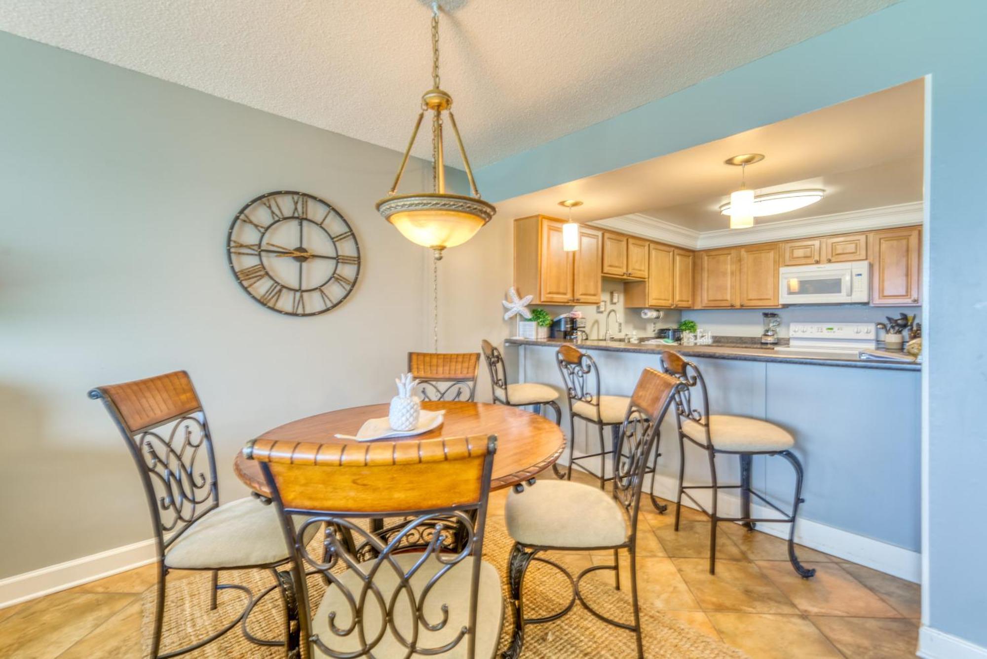 House D602 - Beachfront With Pool, Wifi, & Service Apartment Destin