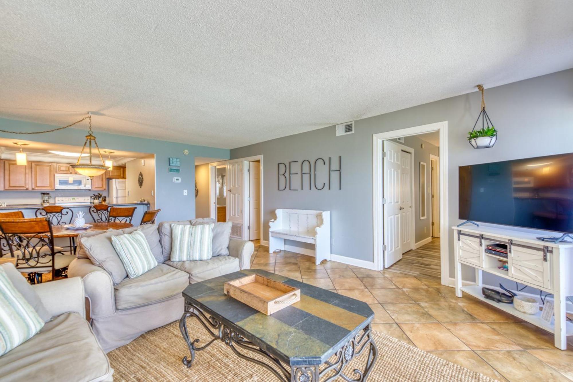 House D602 - Beachfront With Pool, Wifi, & Service