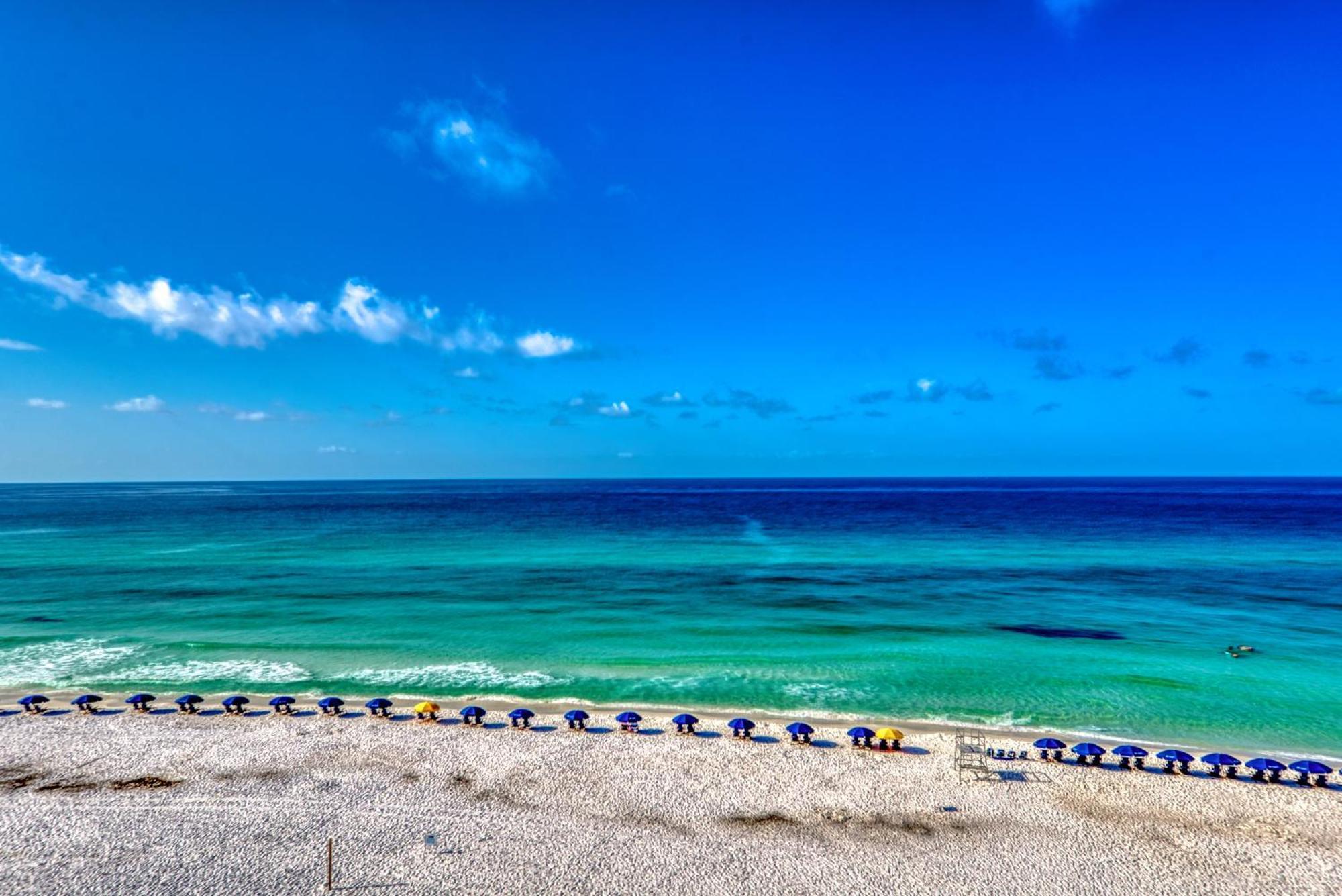 House D602 - Beachfront With Pool, Wifi, & Service