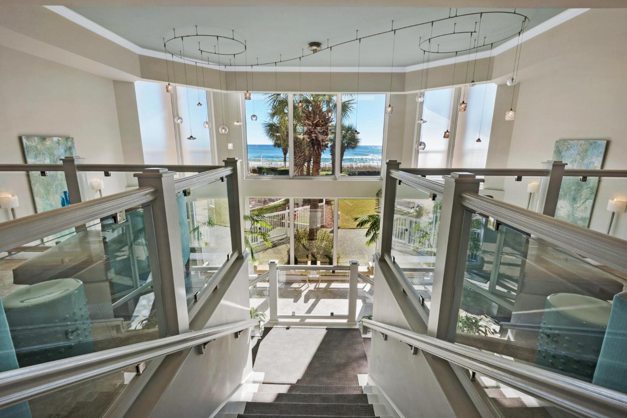 Holiday home Beautiful Spacious Penthouse 2 Story Front Sleeps 12! *