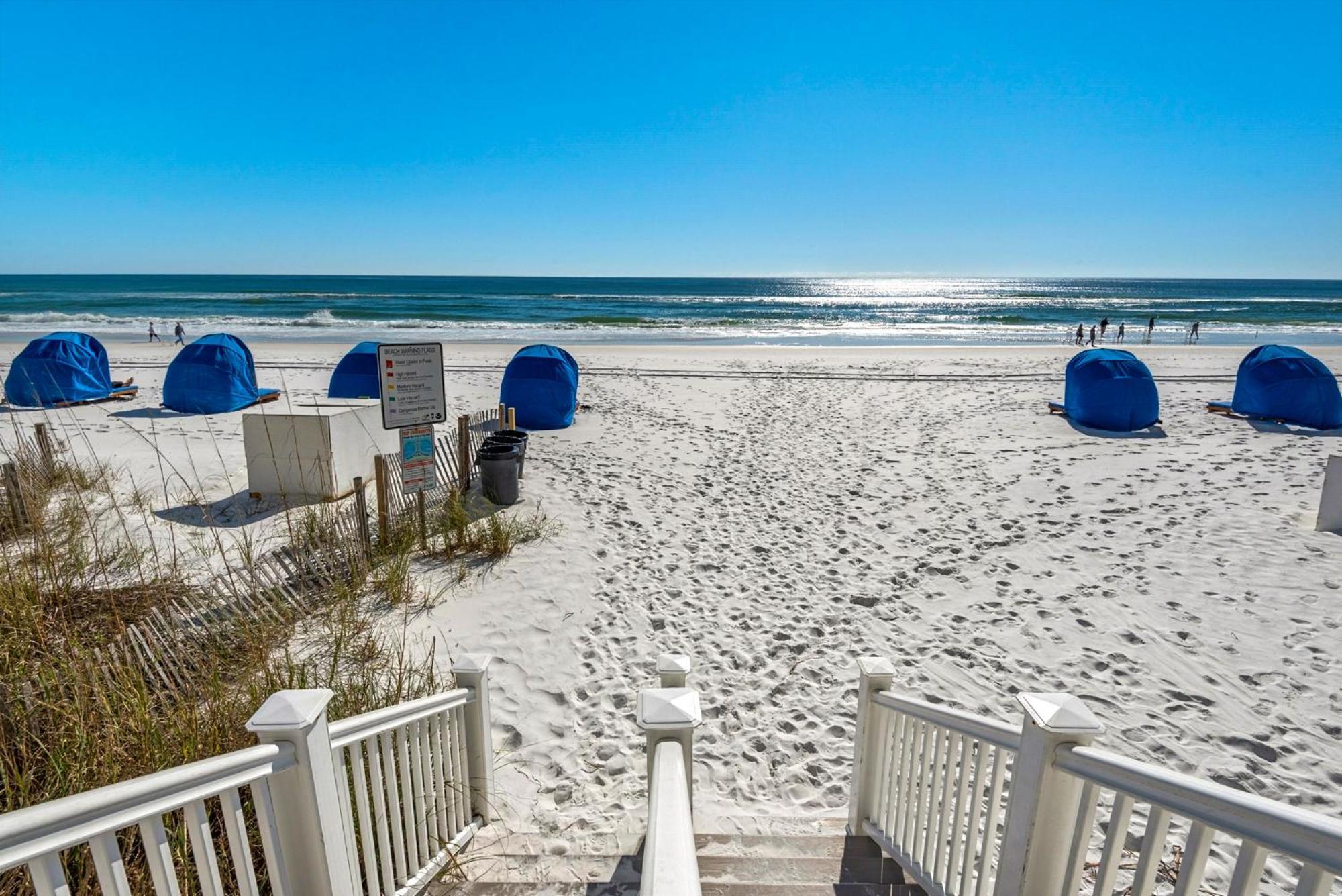 Beautiful Spacious Penthouse 2 Story Front Sleeps 12! Holiday home Destin