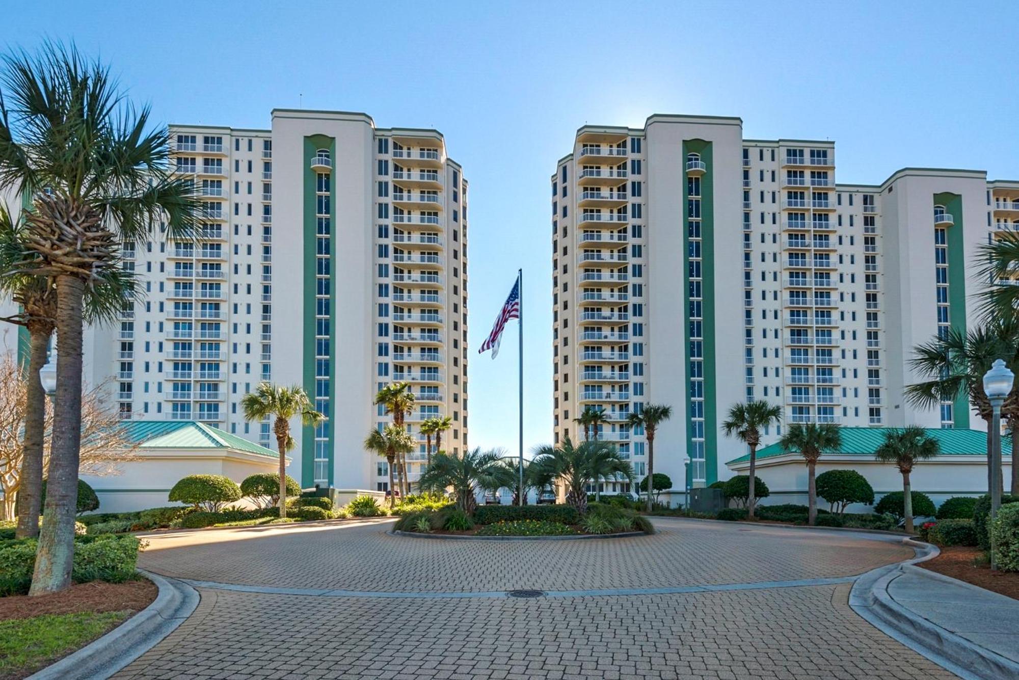 Beautiful Spacious Penthouse 2 Story Front Sleeps 12! * Destin