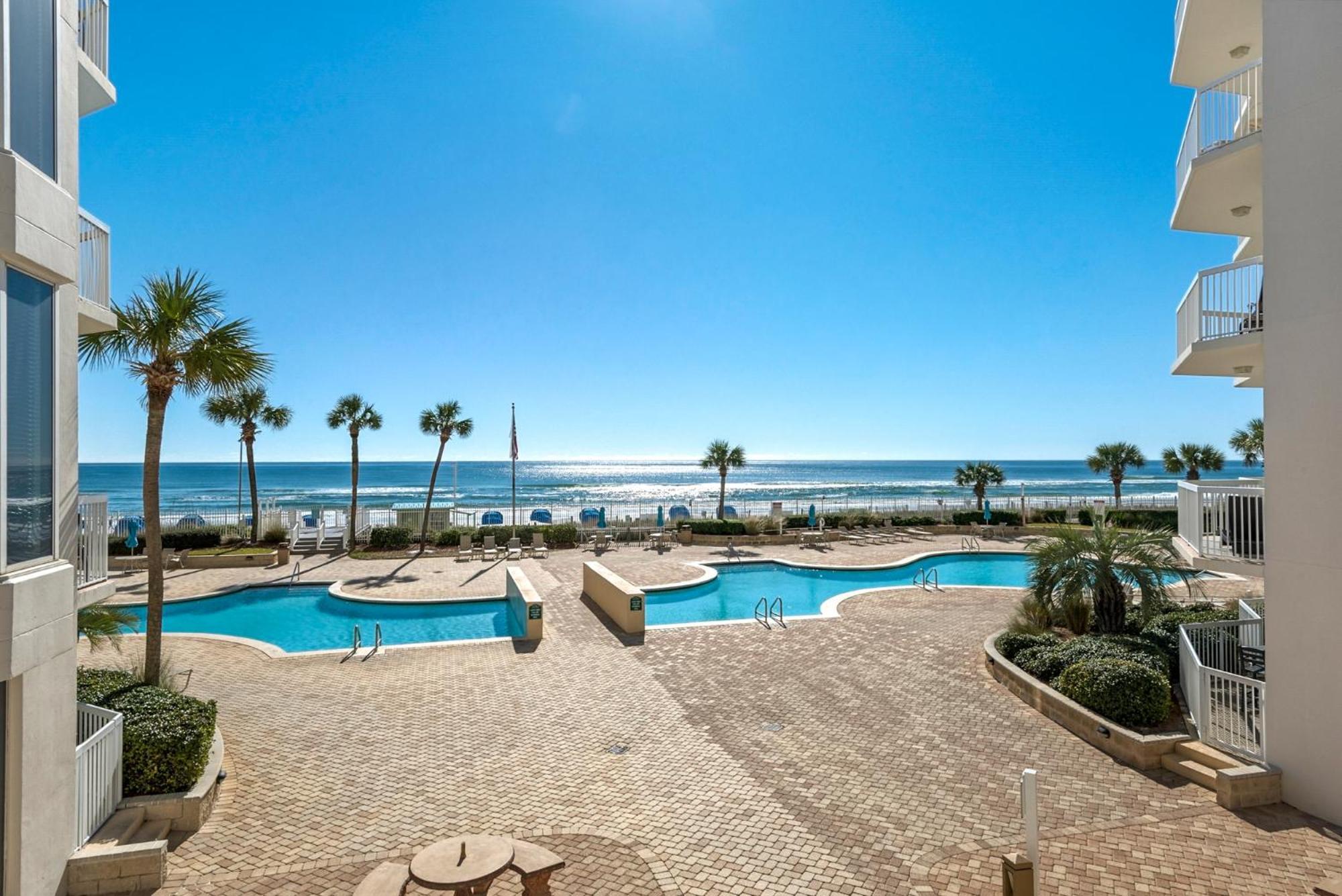 Holiday home Beautiful Spacious Penthouse 2 Story Front Sleeps 12!