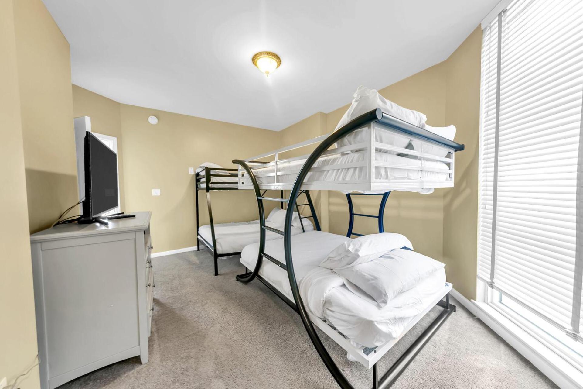 Holiday home Beautiful Spacious Penthouse 2 Story Front Sleeps 12! *