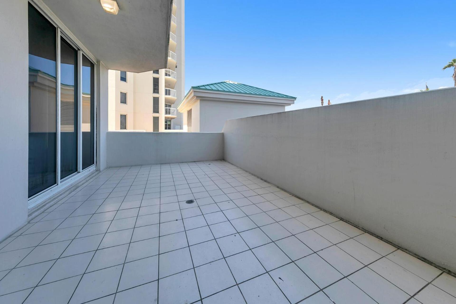 Holiday home Beautiful Spacious Penthouse 2 Story Front Sleeps 12!