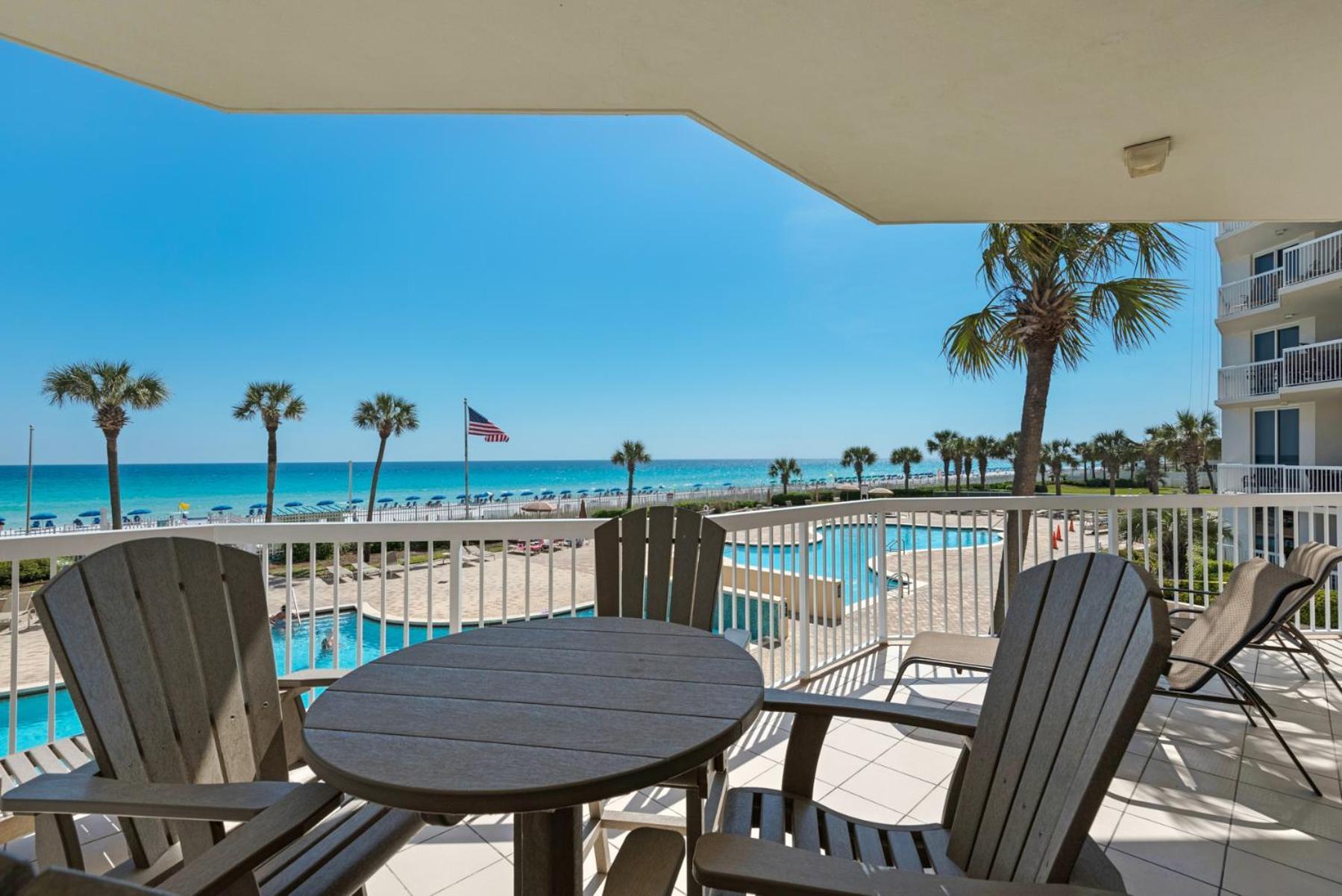 Holiday home Beautiful Spacious Penthouse 2 Story Front Sleeps 12! *