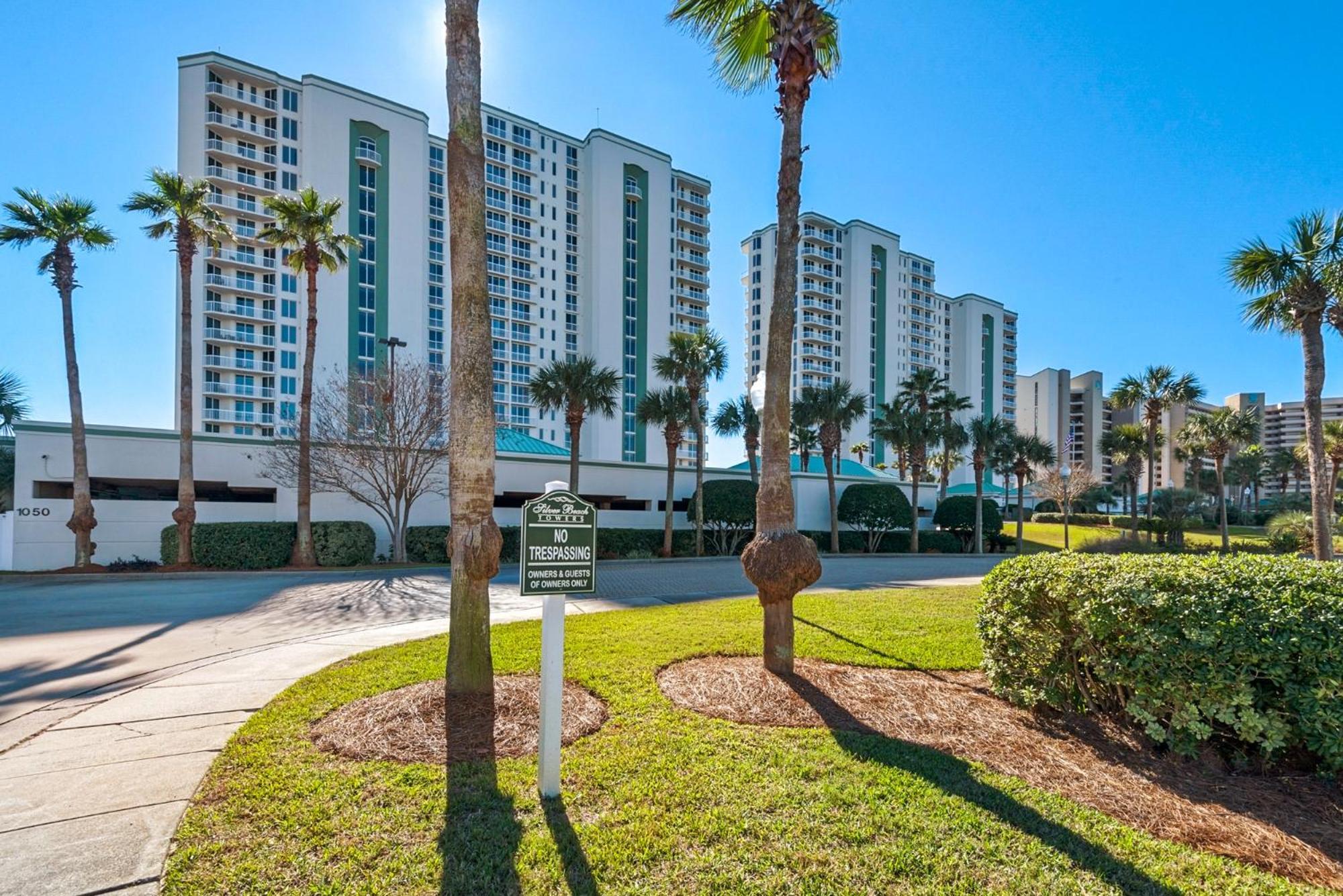 Holiday home Beautiful Spacious Penthouse 2 Story Front Sleeps 12!