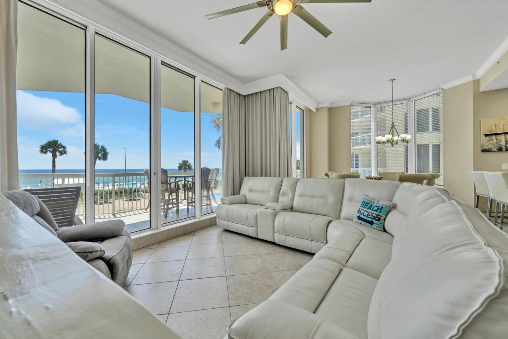 Beautiful Spacious Penthouse 2 Story Front Sleeps 12! * Destin