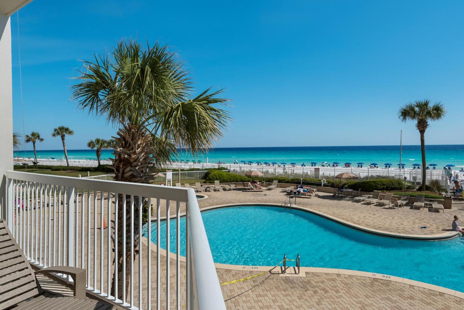 Holiday home Beautiful Spacious Penthouse 2 Story Front Sleeps 12!
