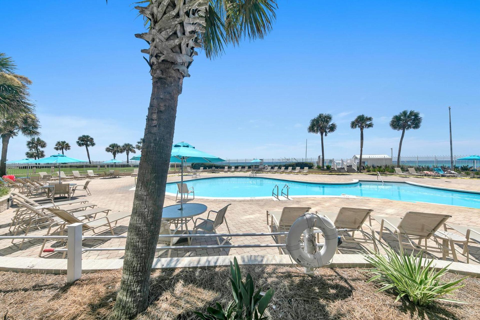Holiday home Beautiful Spacious Penthouse 2 Story Front Sleeps 12! *