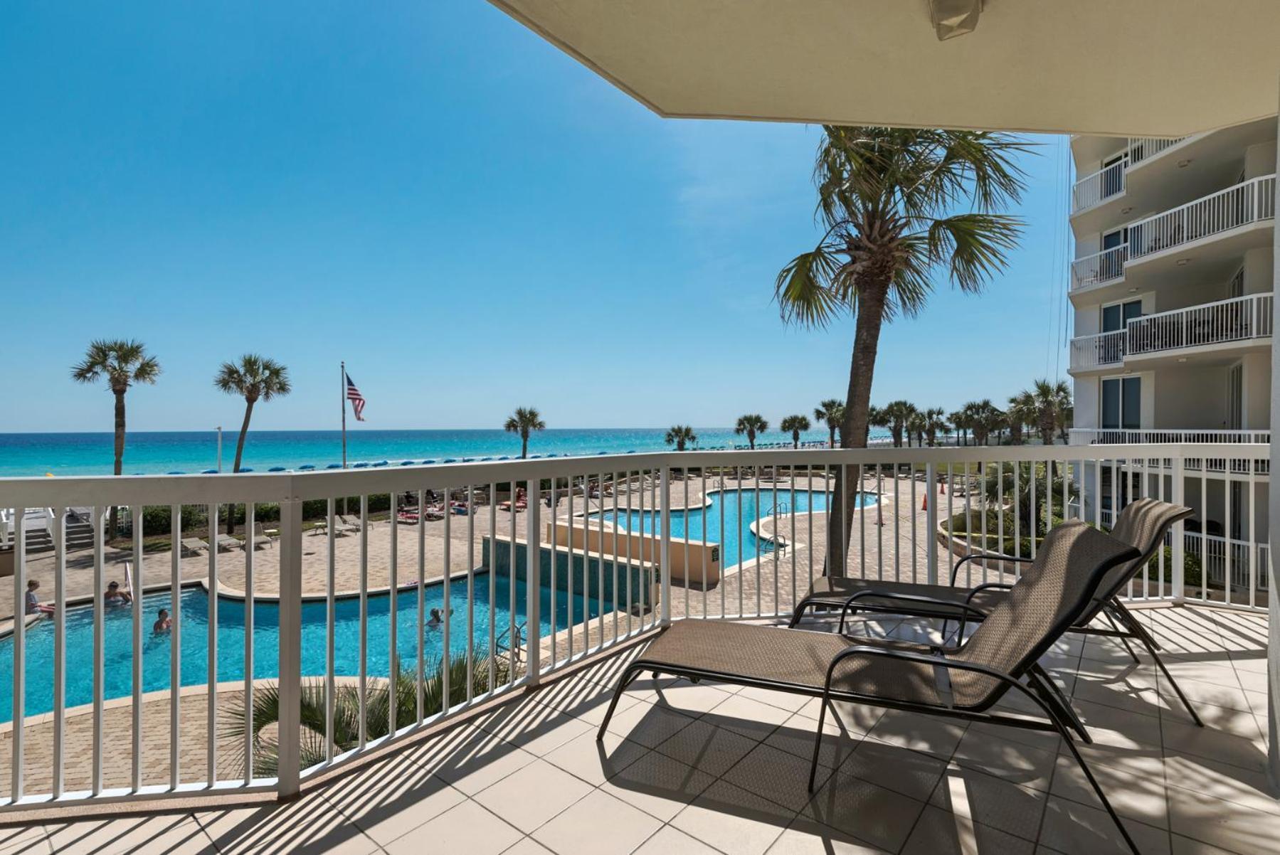Beautiful Spacious Penthouse 2 Story Front Sleeps 12! *