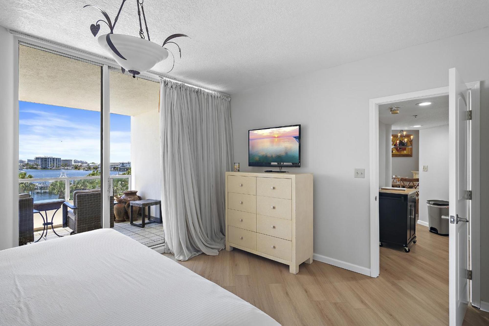 Apartment East Pass Towers 303n *