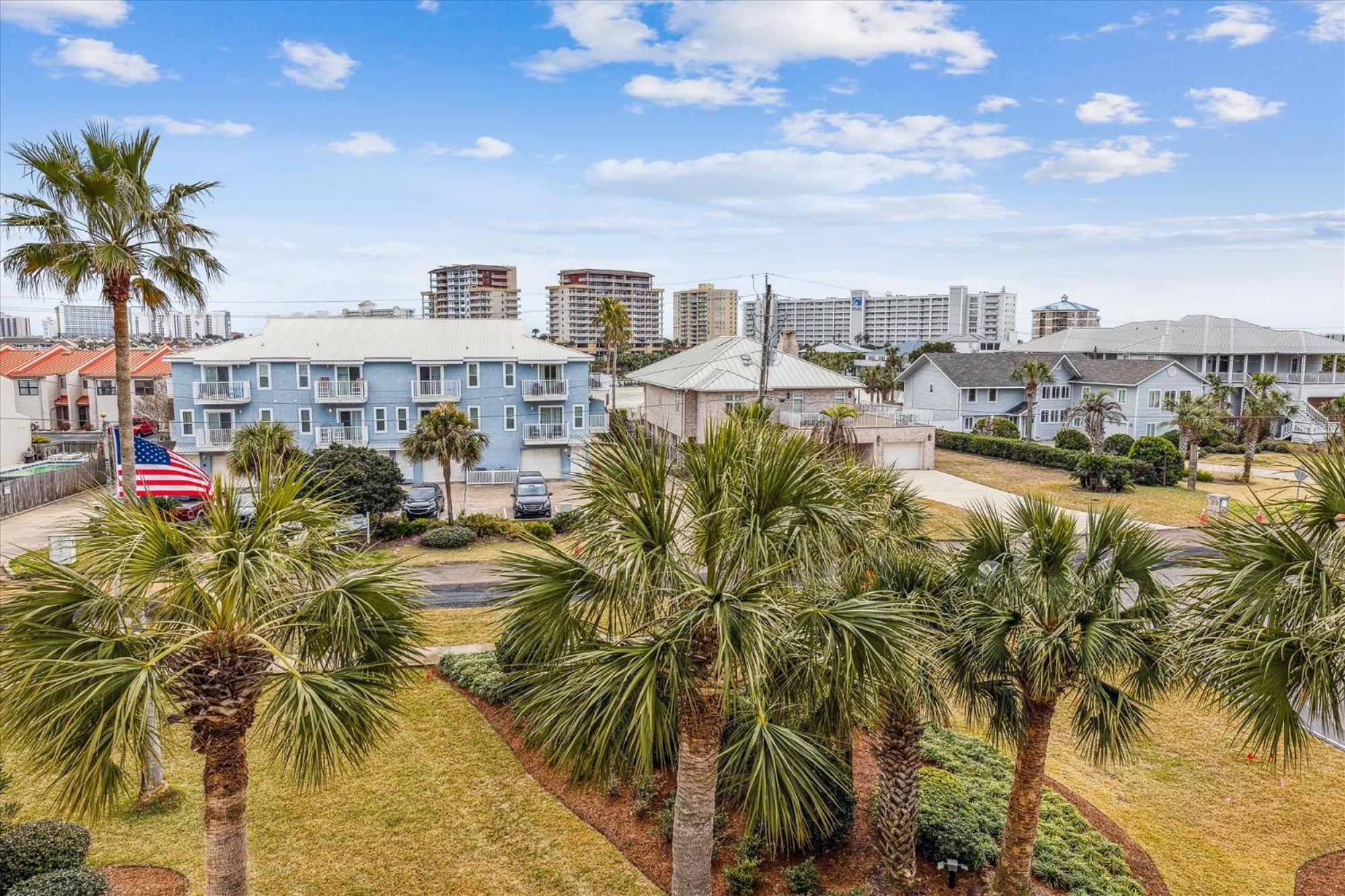 Apartment Dolphin Point 404a- By Isle