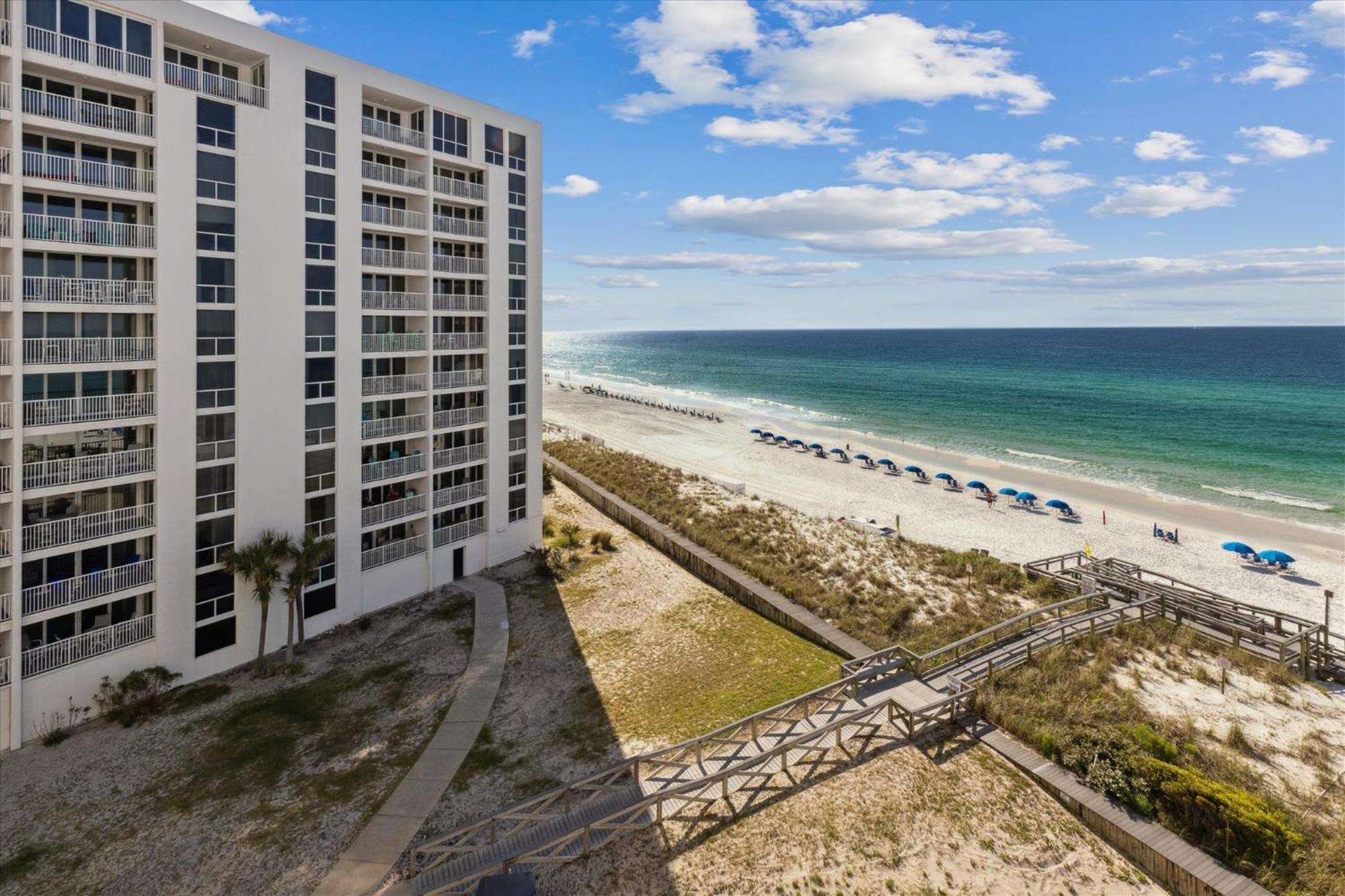 Apartment Shoreline Towers 2074- By Isle