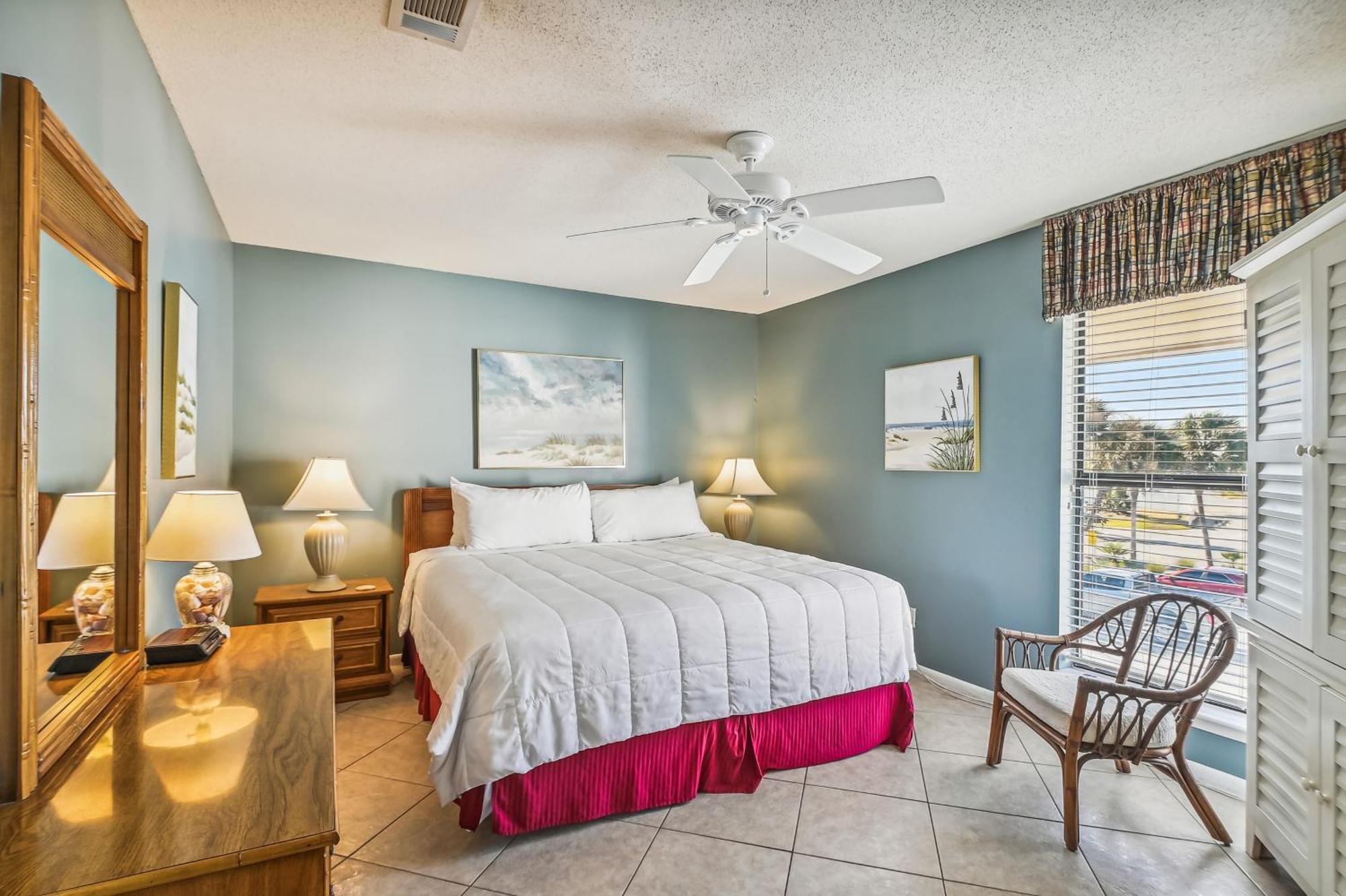 Sandpiper Cove 7201- By Isle Apartment *