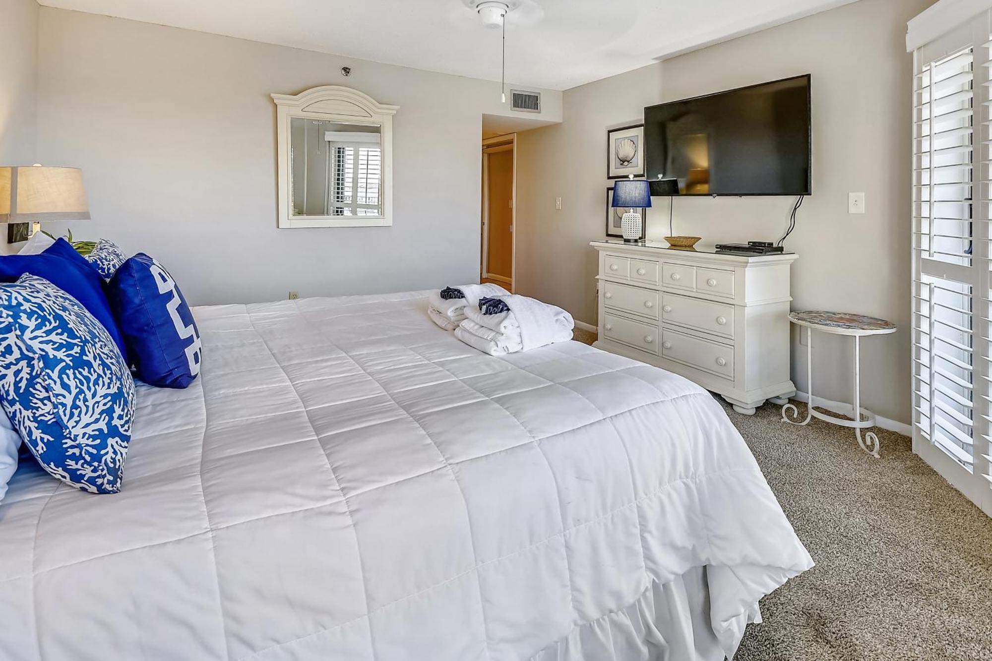 Inlet Reef 209- By Isle Apartment