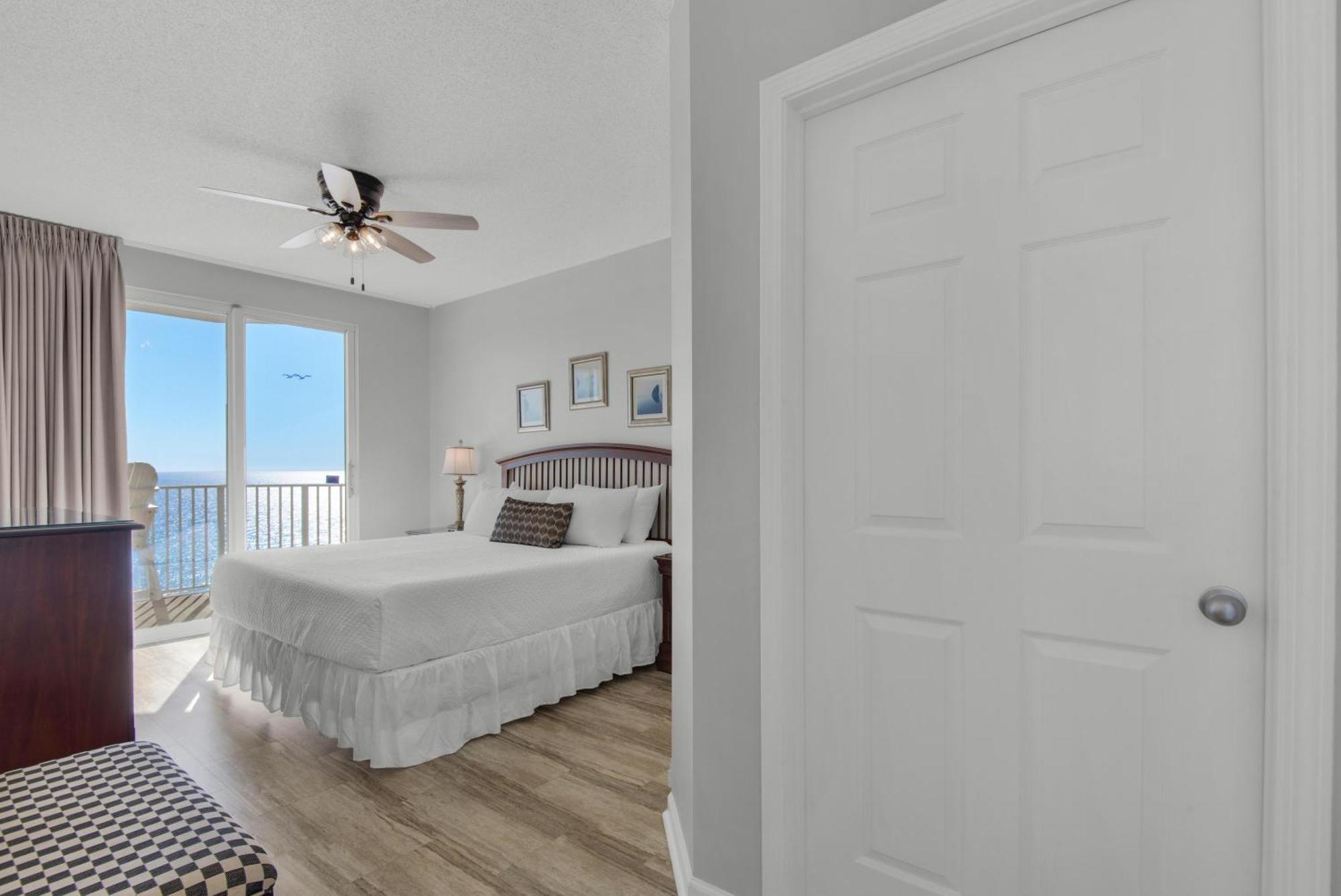 Holiday home Majestic Sun 913b