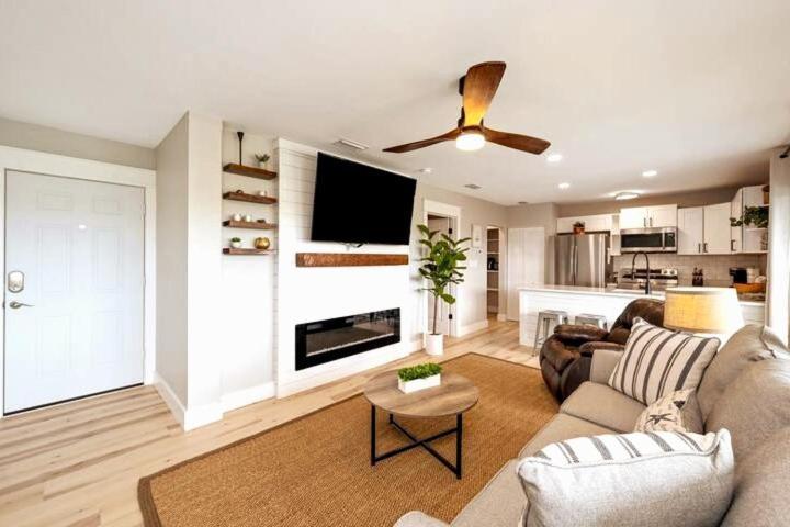 Holiday home So Fire So Good 3 Comm Pools Lakeview Fireplace *