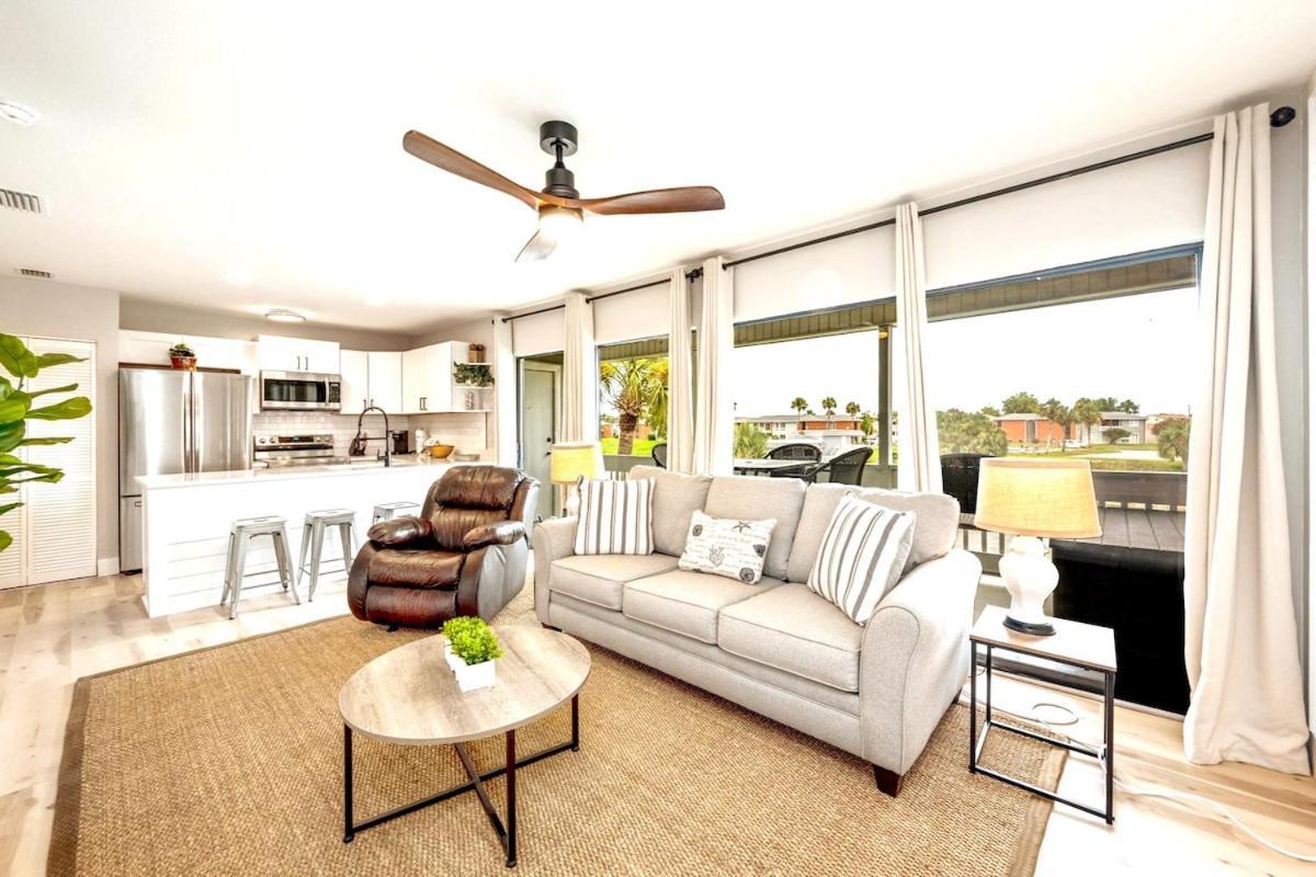 So Fire So Good 3 Comm Pools Lakeview Fireplace Destin