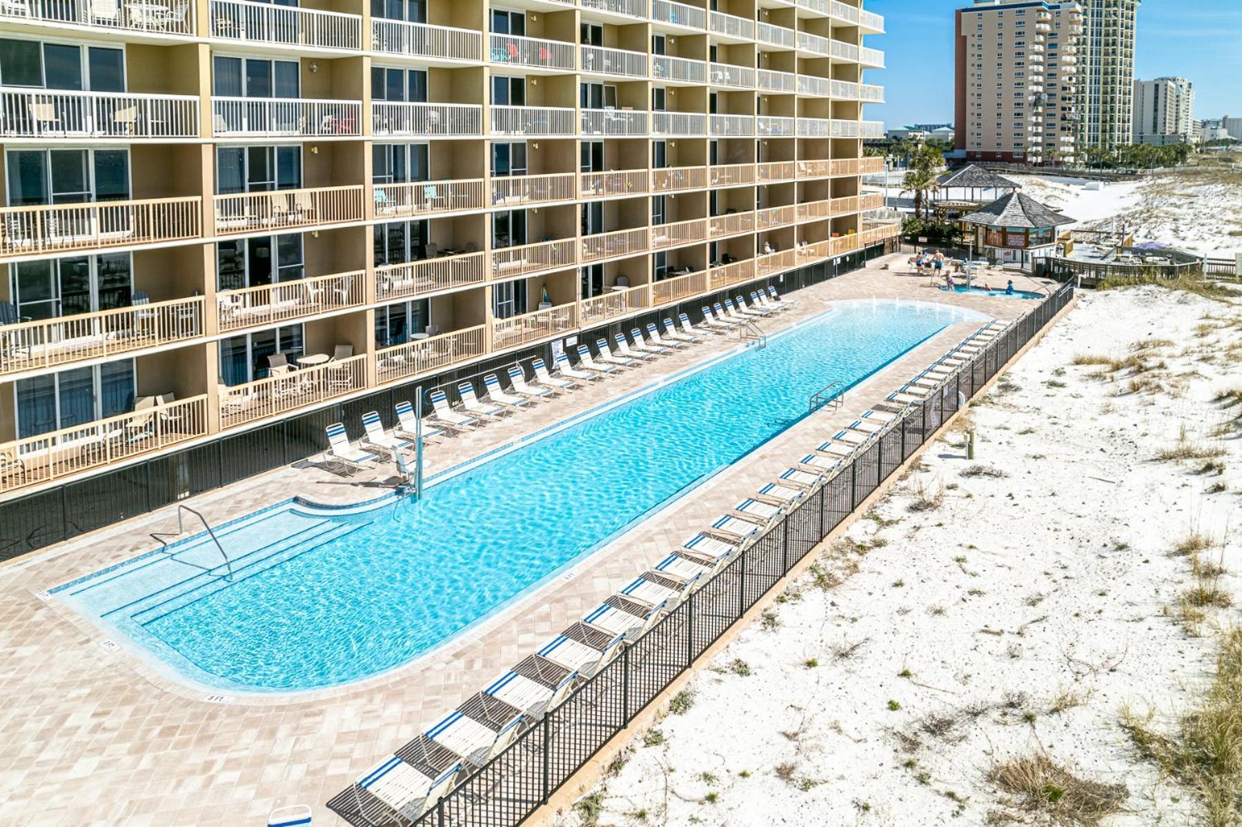 Apartment Oceania 807- By Isle