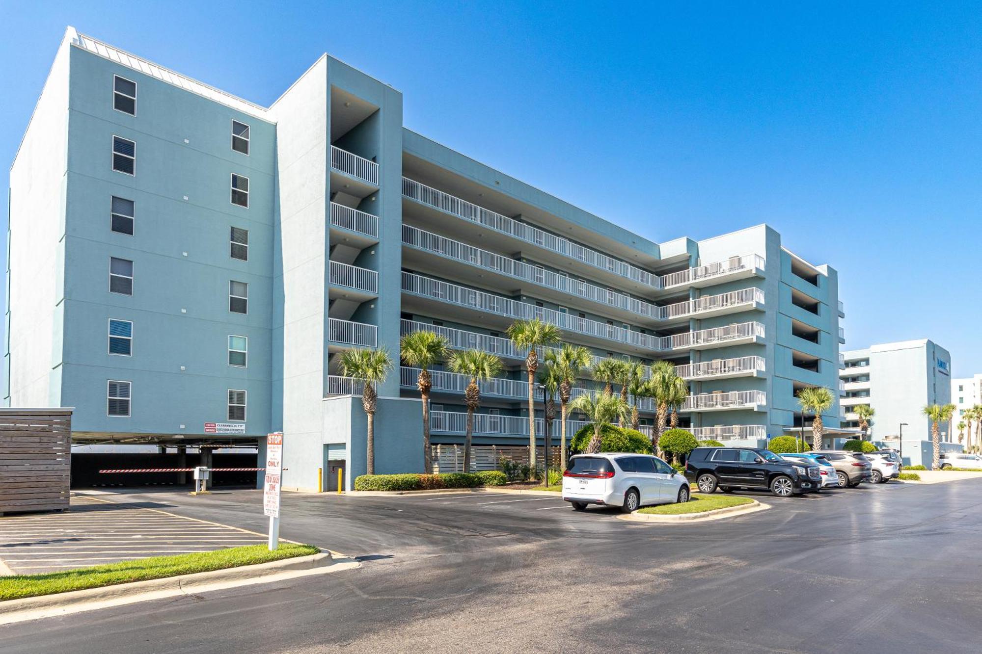 Apartment Oceania 807- By Isle