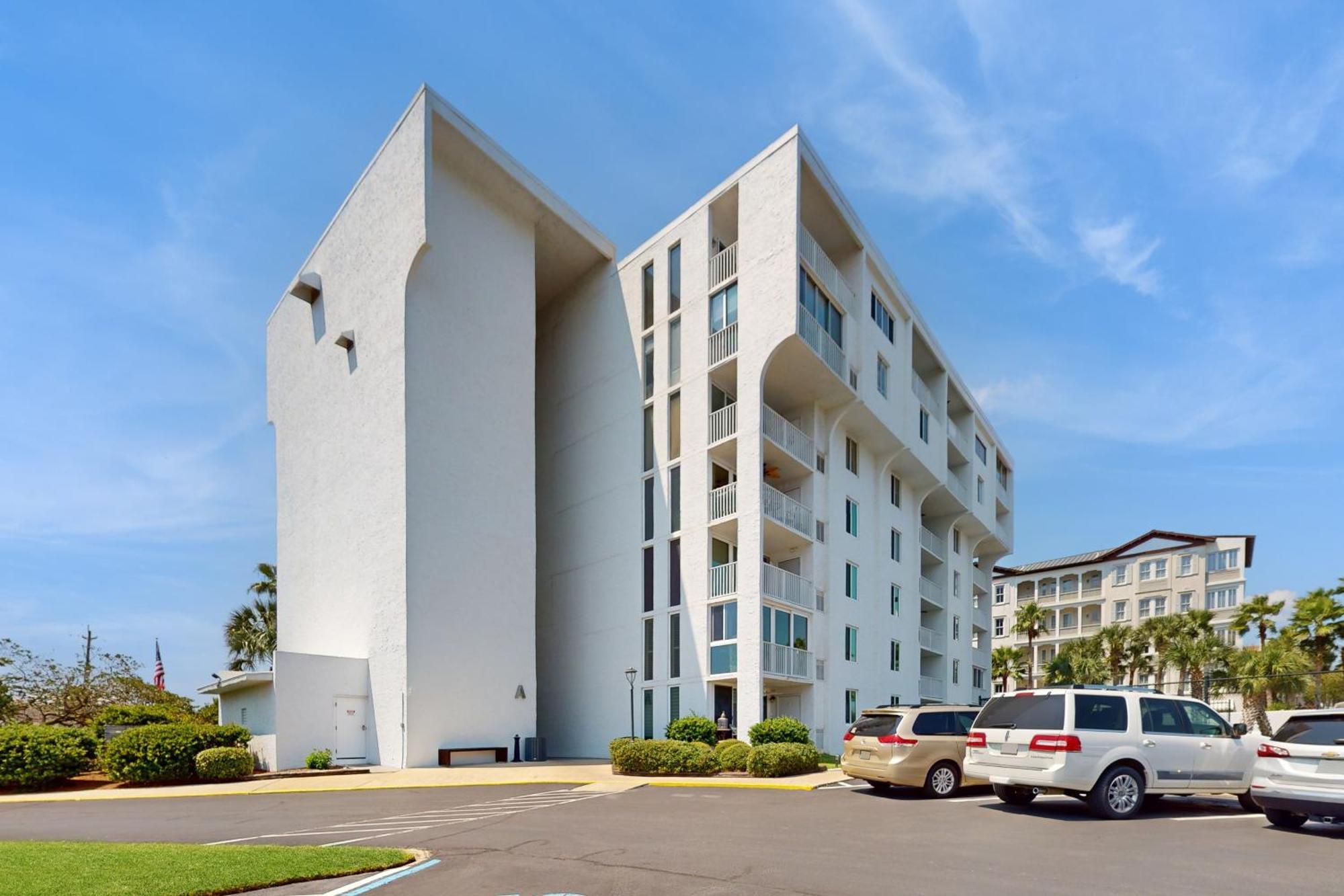 Dolphin Point 702a Apartment Destin
