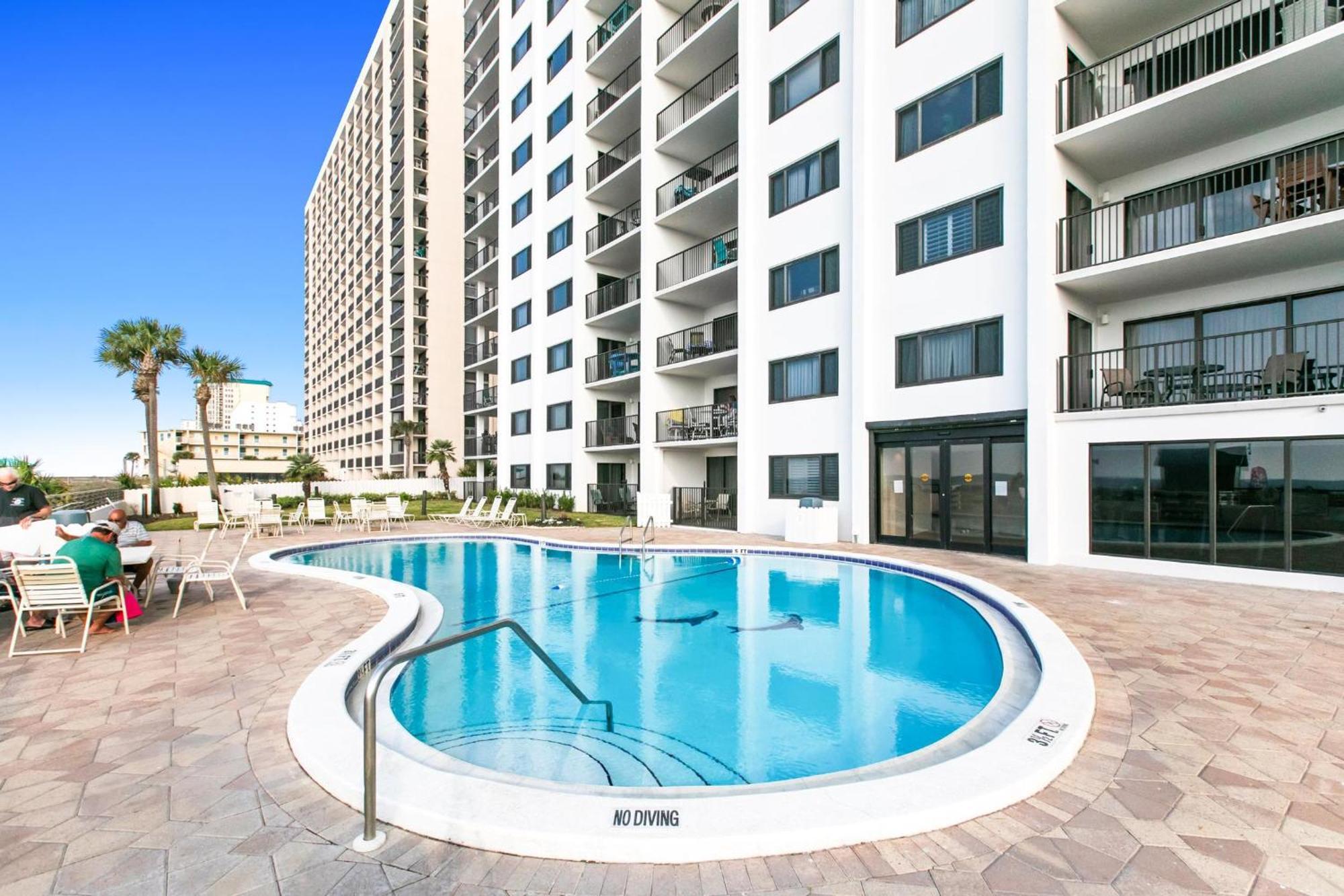Emerald Towers 0502 *