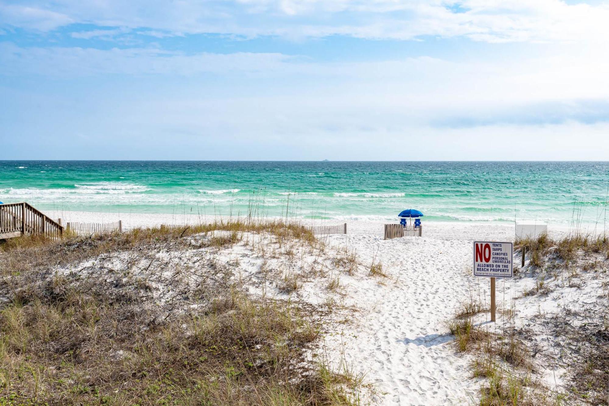 Holiday home Steps To Beach, Community Pool Hot Tub Destin