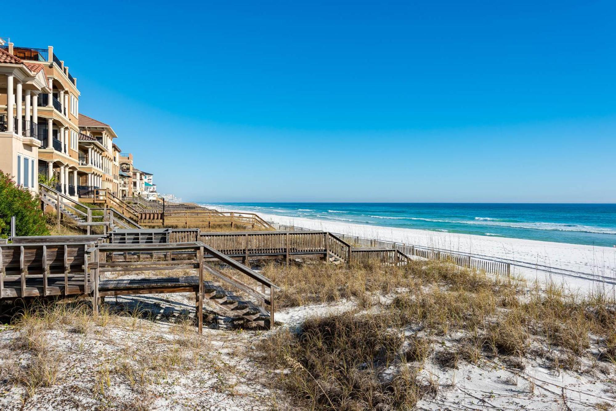 Holiday home Steps To Beach, Community Pool Hot Tub *