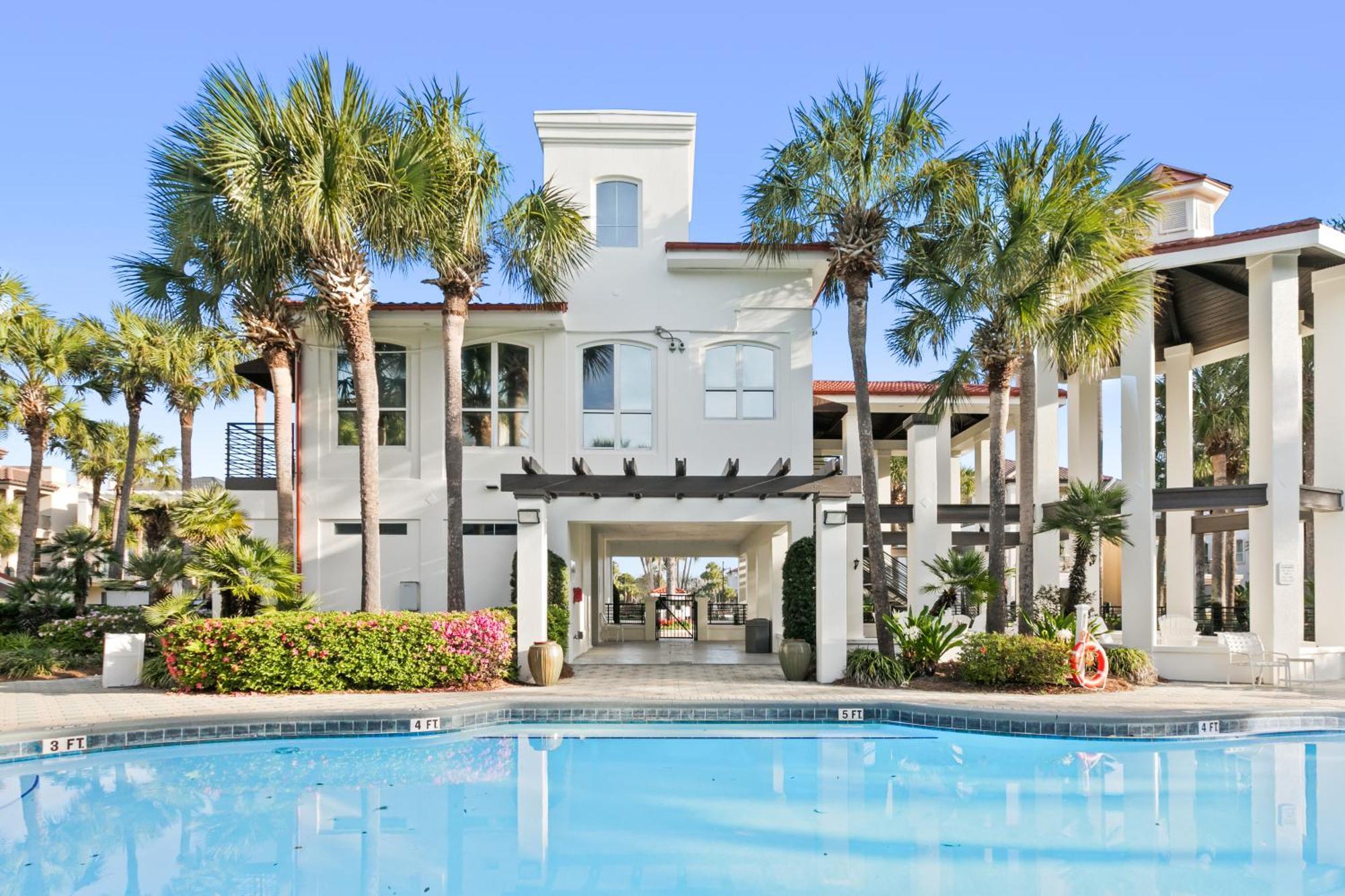 Holiday home Steps To Beach, Community Pool Hot Tub *