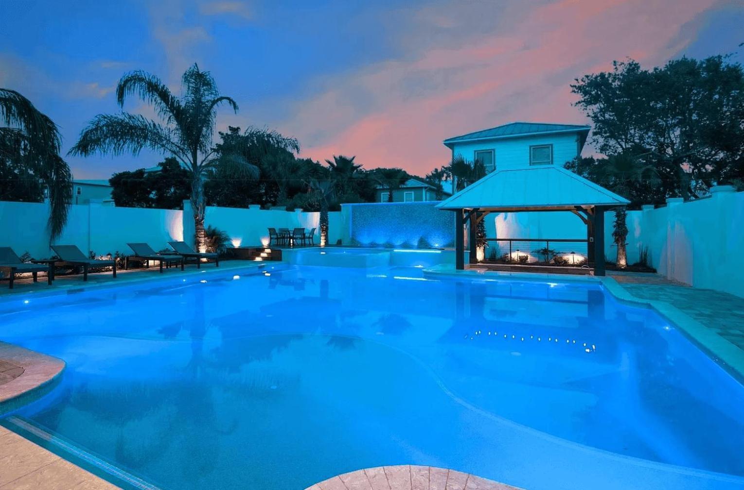 Monarch By Avantstay Breathtaking Estate W Access Swim Up Bar Hot Tub Rooftop Views Holiday home
