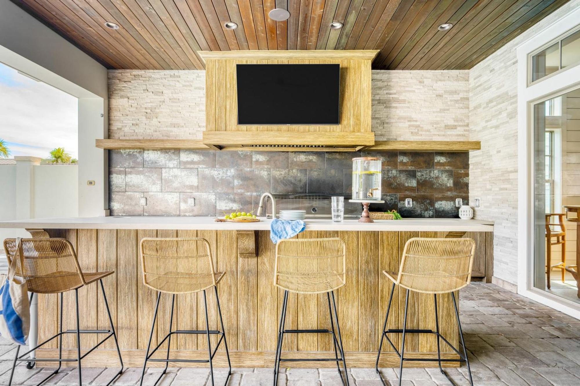 Monarch By Avantstay Breathtaking Estate W Access Swim Up Bar Hot Tub Rooftop Views Destin