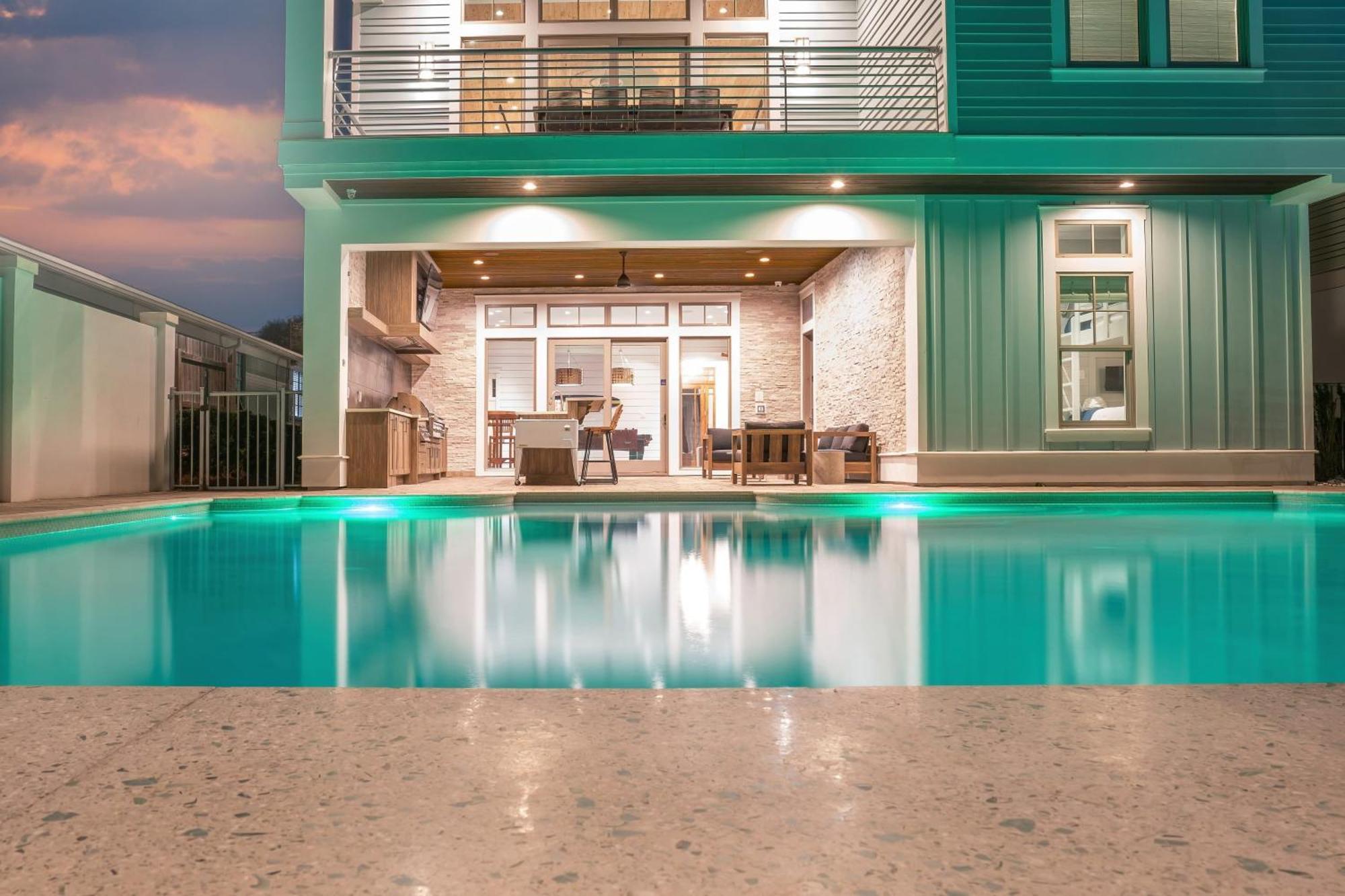 Monarch By Avantstay Breathtaking Estate W Access Swim Up Bar Hot Tub Rooftop Views * Destin