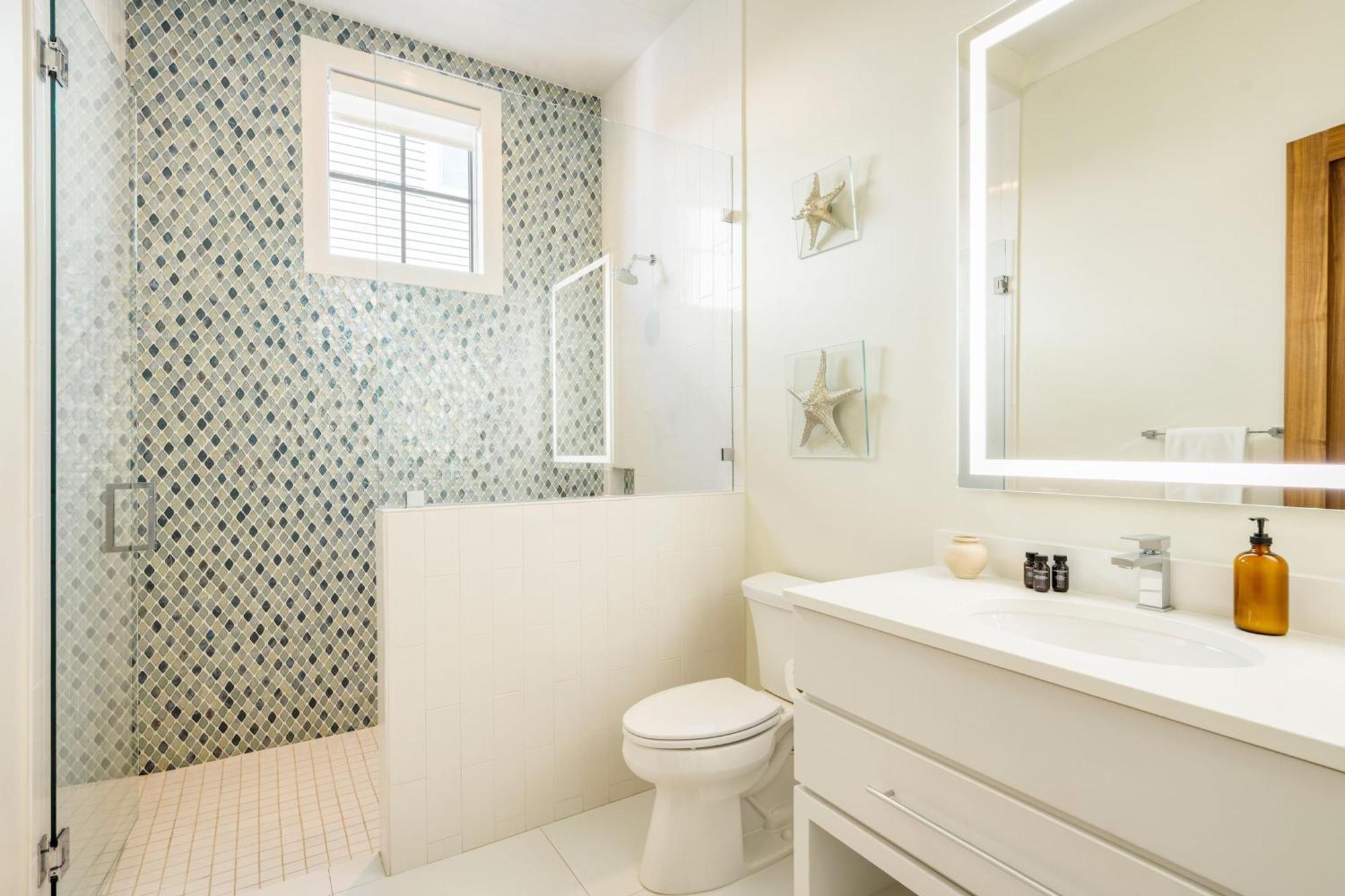 Monarch By Avantstay Breathtaking Estate W Access Swim Up Bar Hot Tub Rooftop Views