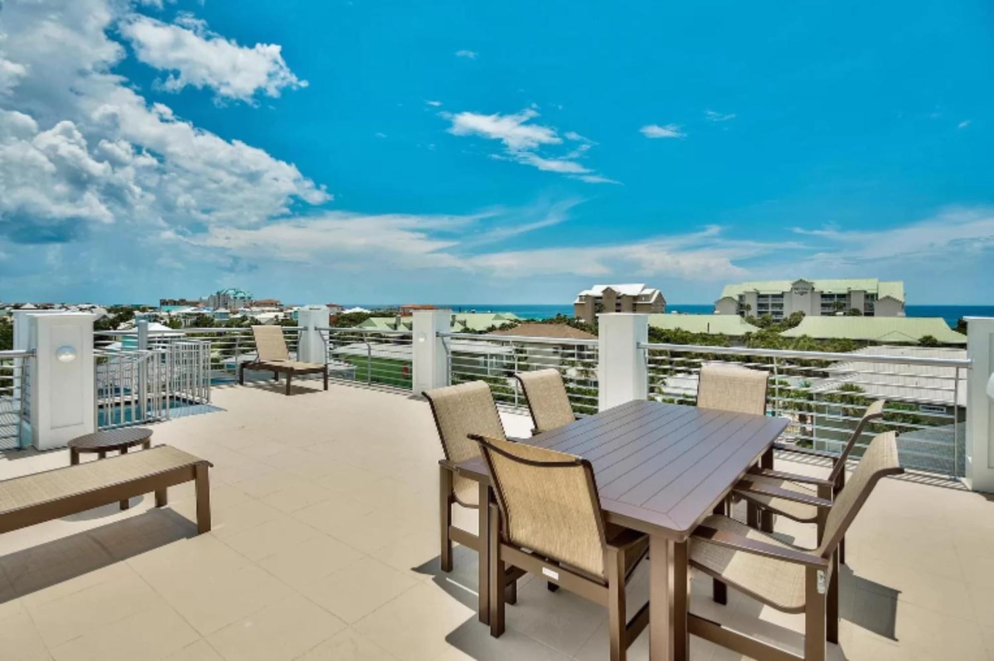 Monarch By Avantstay Breathtaking Estate W Access Swim Up Bar Hot Tub Rooftop Views Holiday home
