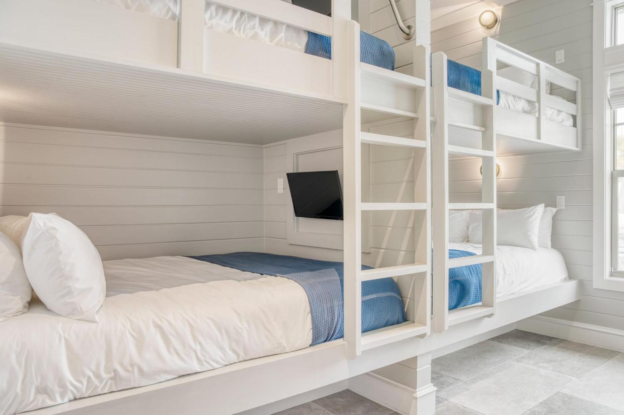 Monarch By Avantstay Breathtaking Estate W Access Swim Up Bar Hot Tub Rooftop Views *