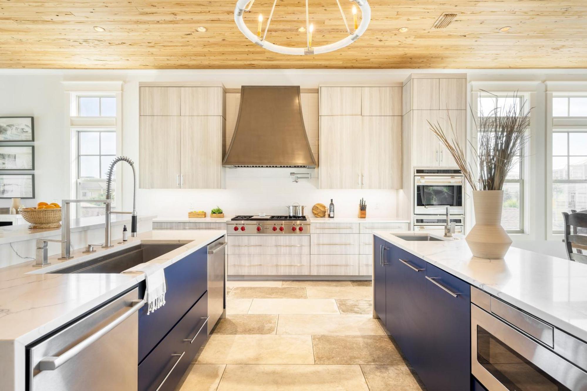 Monarch By Avantstay Breathtaking Estate W Access Swim Up Bar Hot Tub Rooftop Views Destin