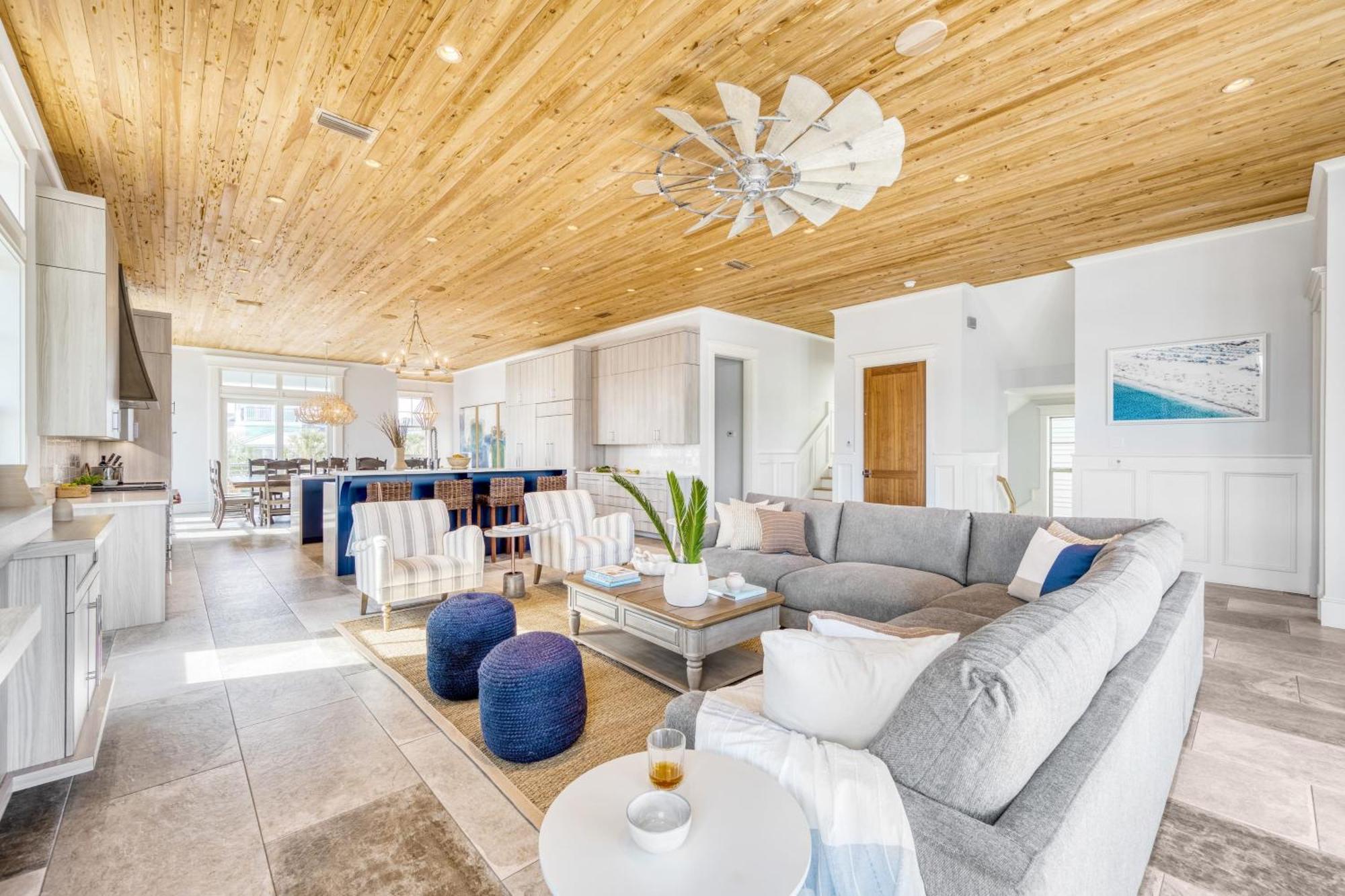 Monarch By Avantstay Breathtaking Estate W Access Swim Up Bar Hot Tub Rooftop Views Holiday home Destin