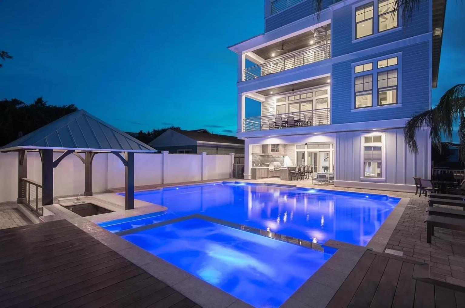 Monarch By Avantstay Breathtaking Estate W Access Swim Up Bar Hot Tub Rooftop Views Destin