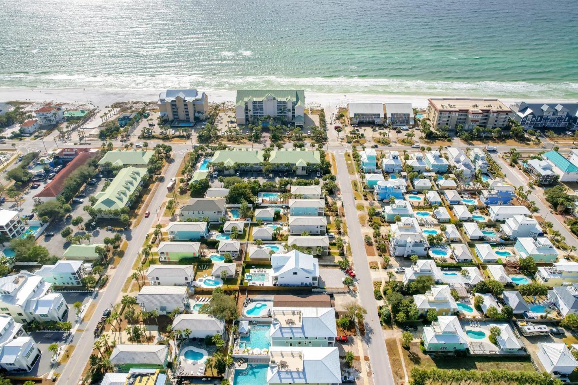 Holiday home Monarch By Avantstay Breathtaking Estate W Access Swim Up Bar Hot Tub Rooftop Views *