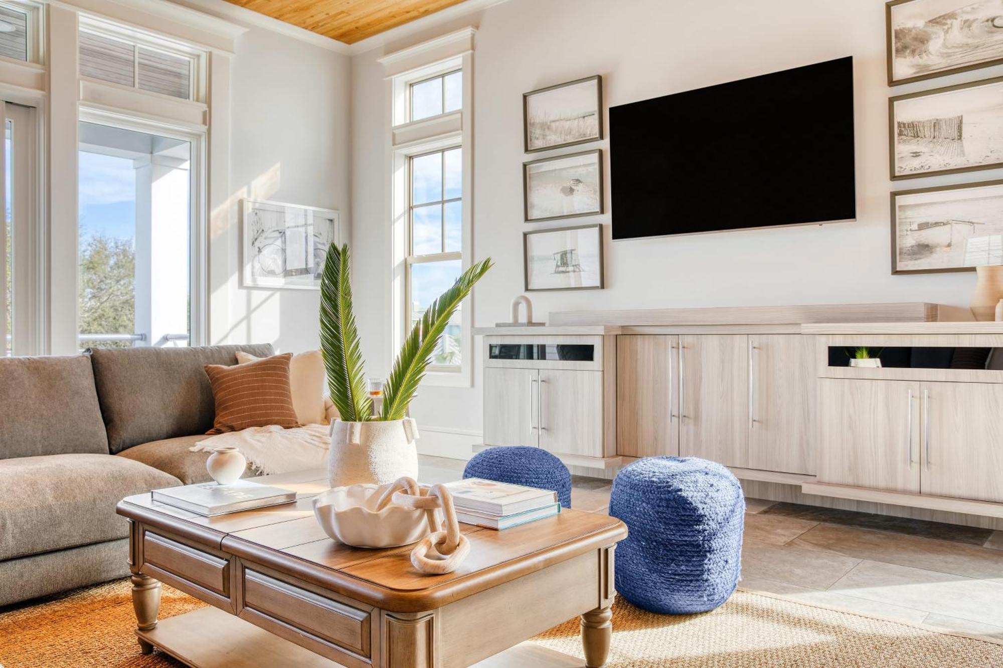 Monarch By Avantstay Breathtaking Estate W Access Swim Up Bar Hot Tub Rooftop Views Holiday home Destin