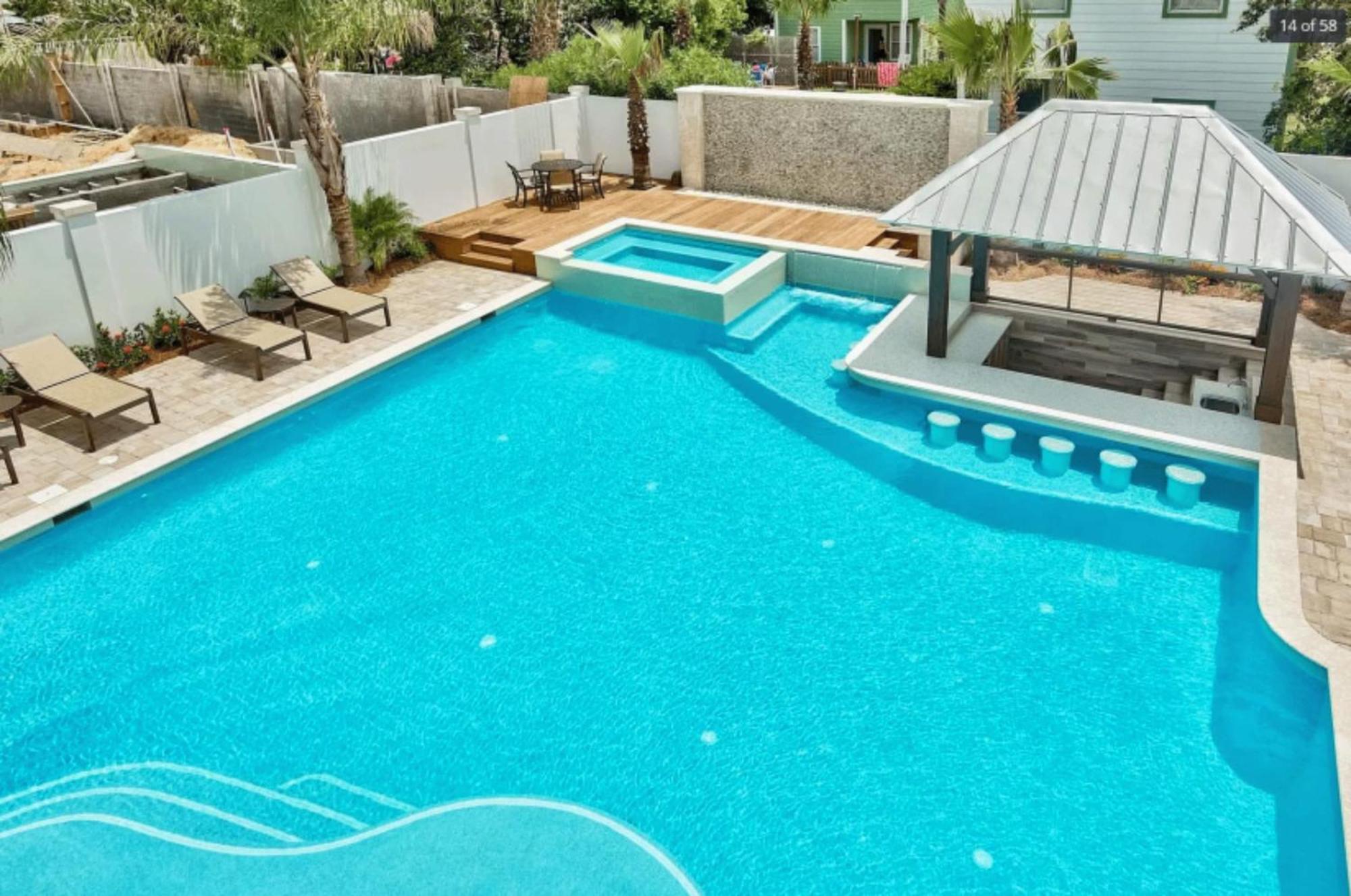 Holiday home Monarch By Avantstay Breathtaking Estate W Access Swim Up Bar Hot Tub Rooftop Views Destin