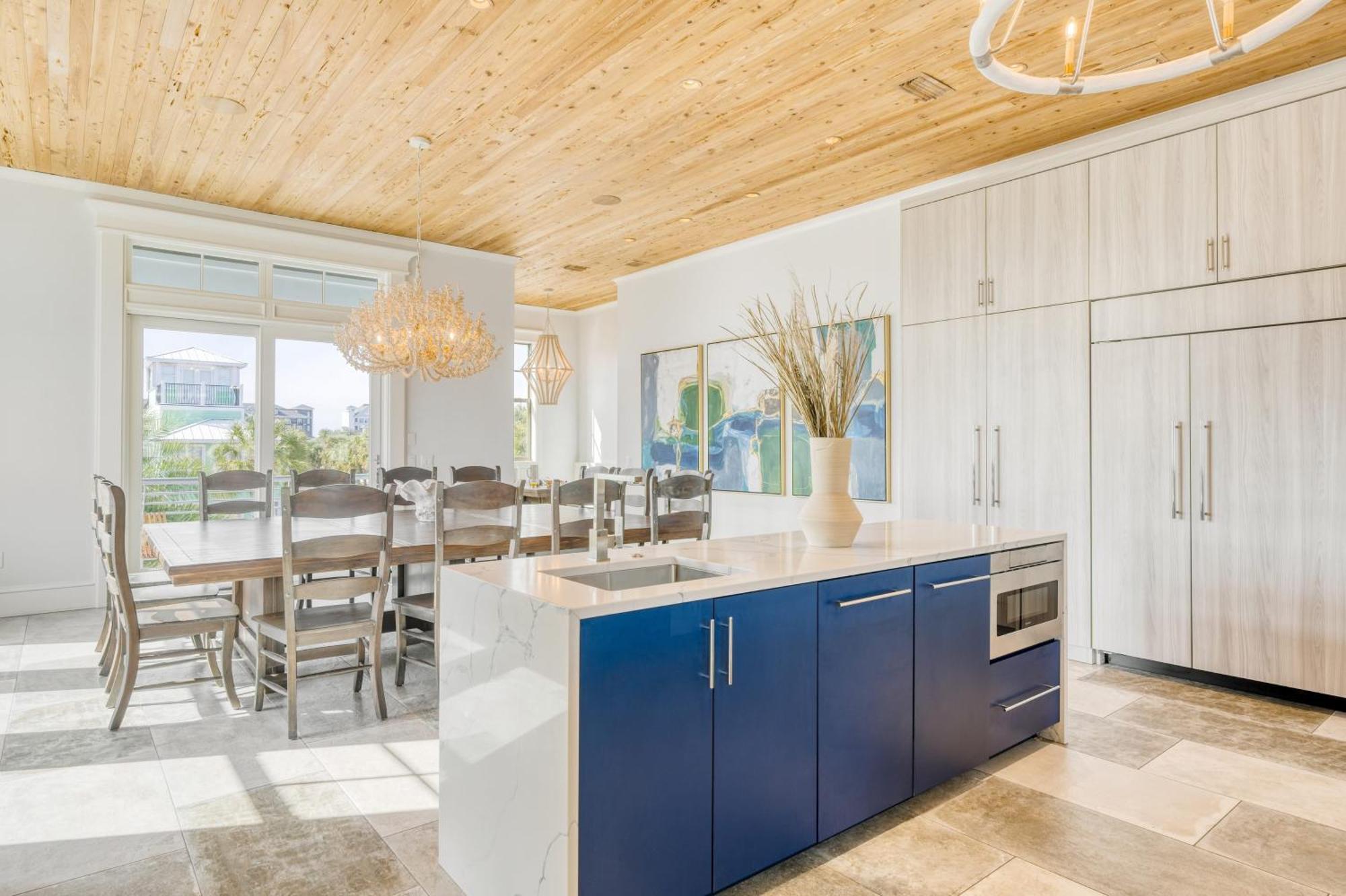 Monarch By Avantstay Breathtaking Estate W Access Swim Up Bar Hot Tub Rooftop Views Holiday home Destin