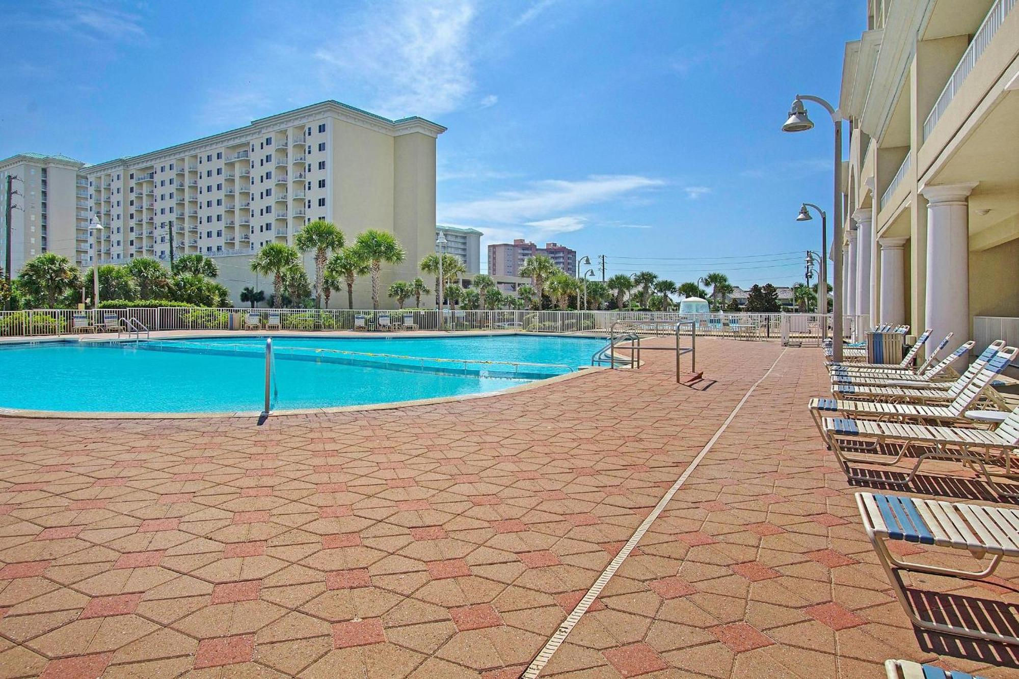 Ariel Dunes I 606 *