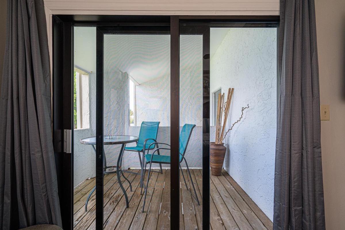 4-8 Shoreline Towers Townhome 8 - Free Setup